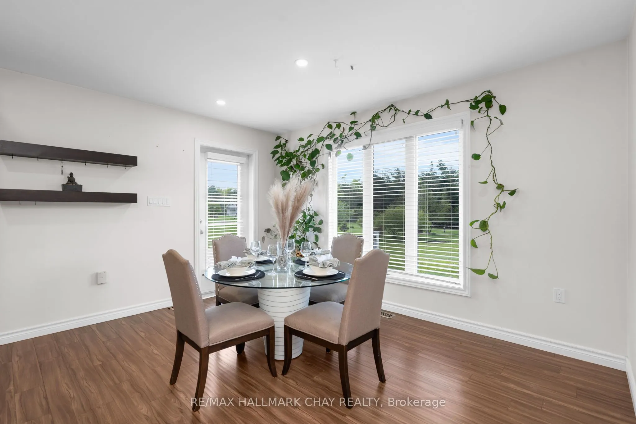 2052 MARCHMONT Road