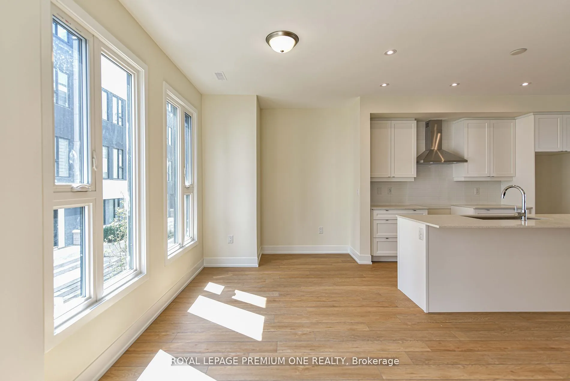 12 Mariner's Pier Way