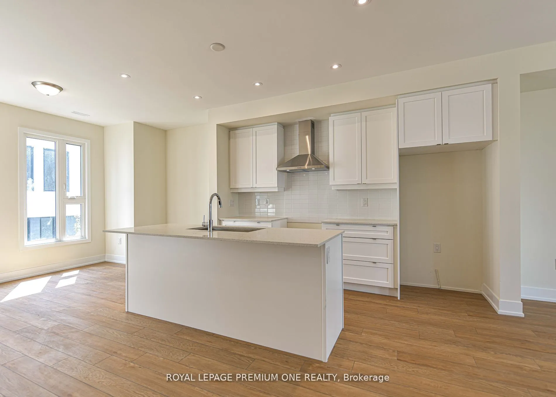 12 Mariner's Pier Way
