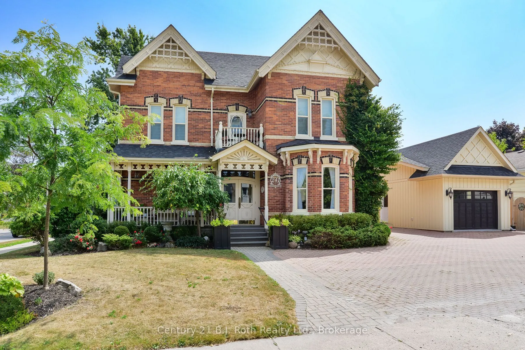 241 Mississaga Street W