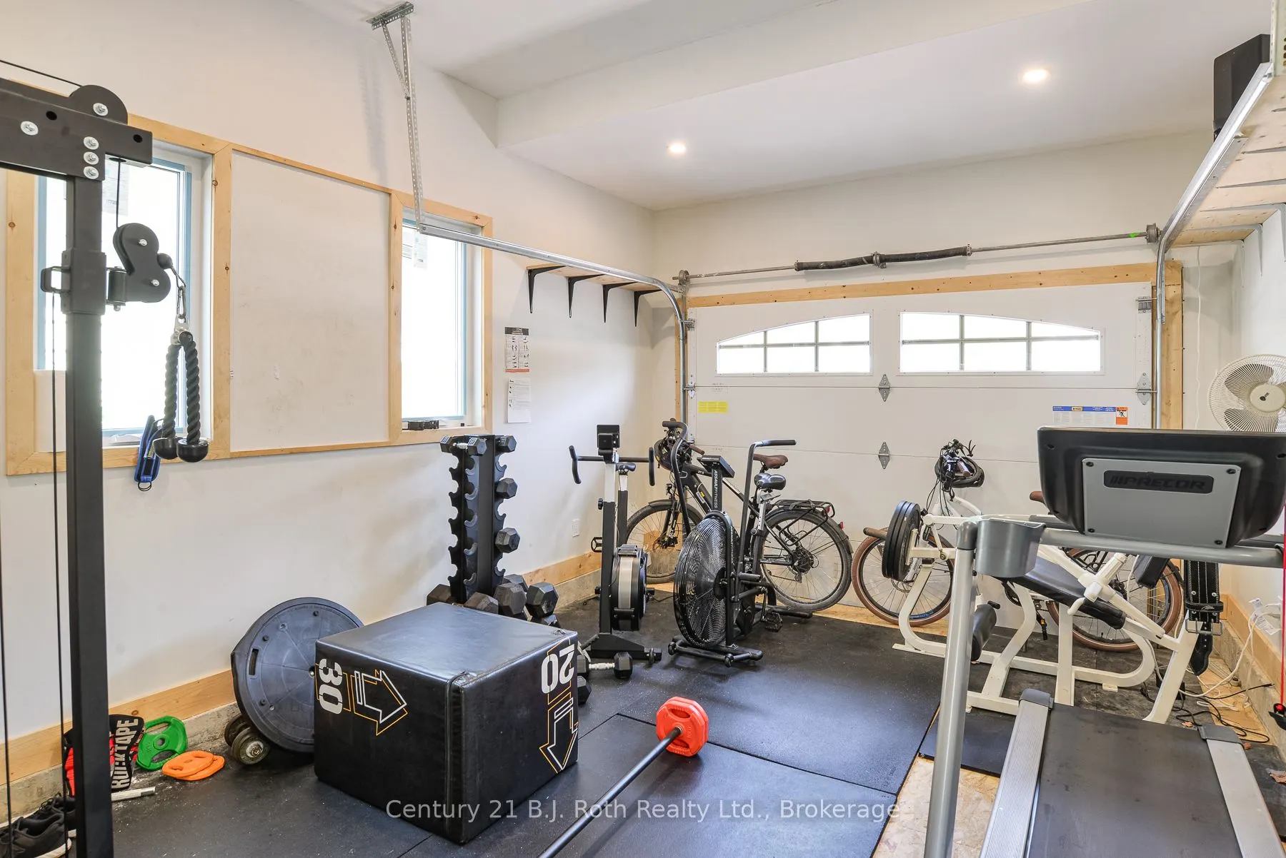 241 Mississaga Street W