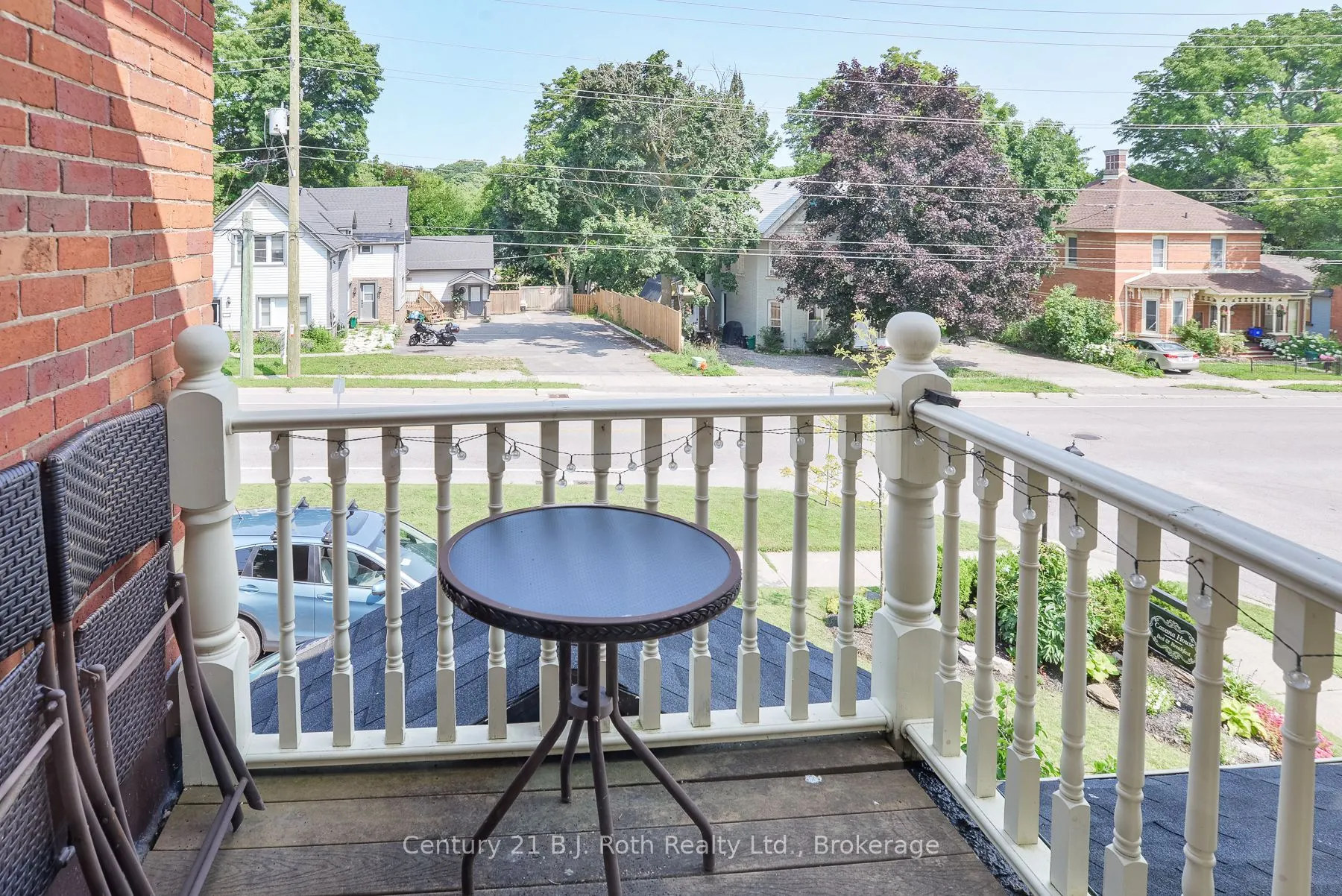 241 Mississaga Street W