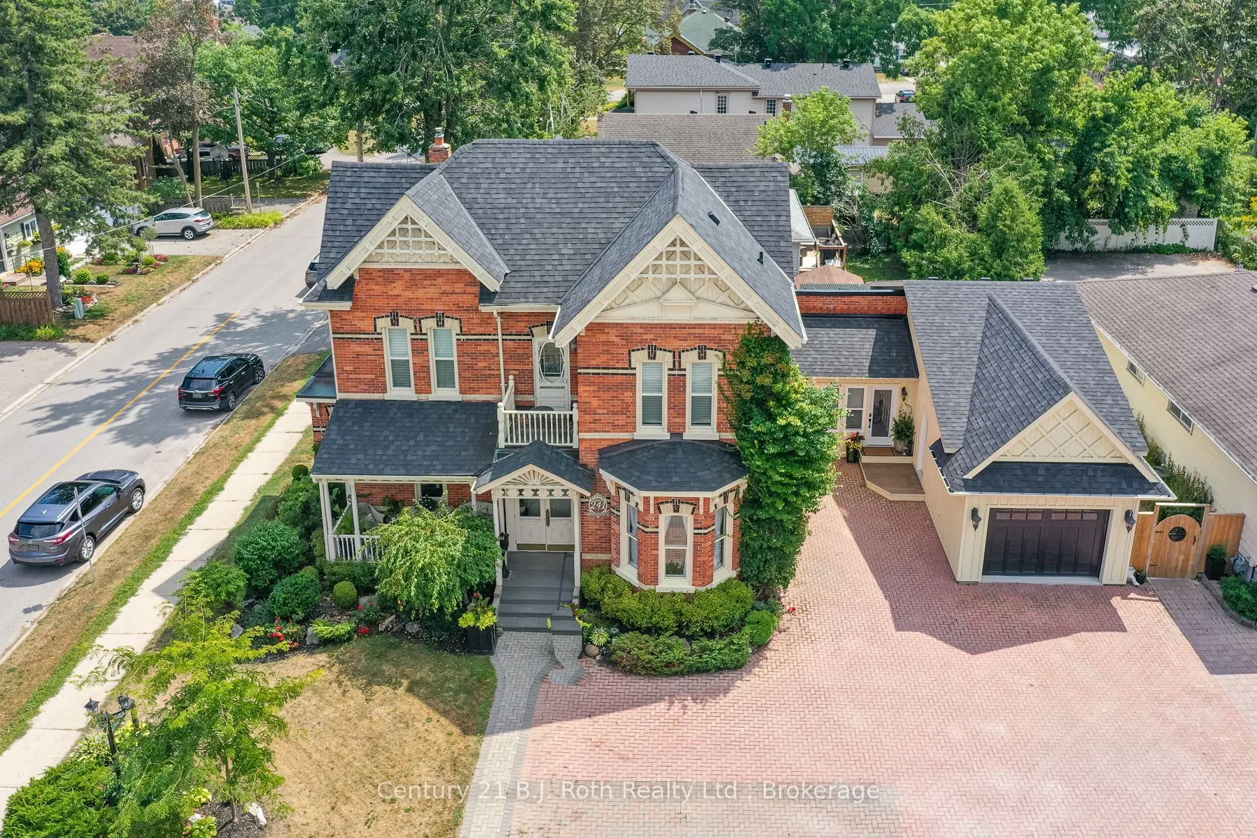 241 Mississaga Street W