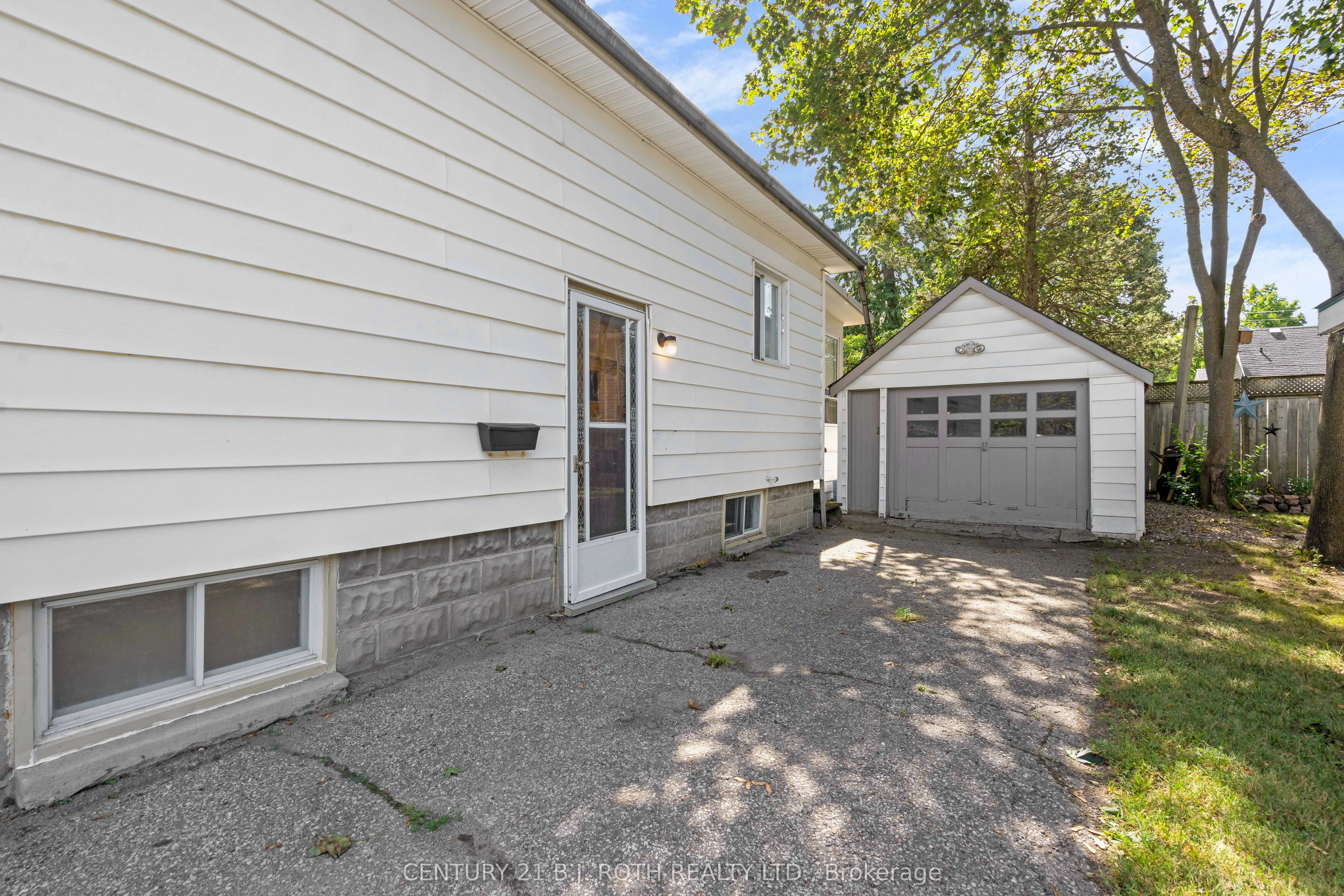 341 Nottawasaga Street