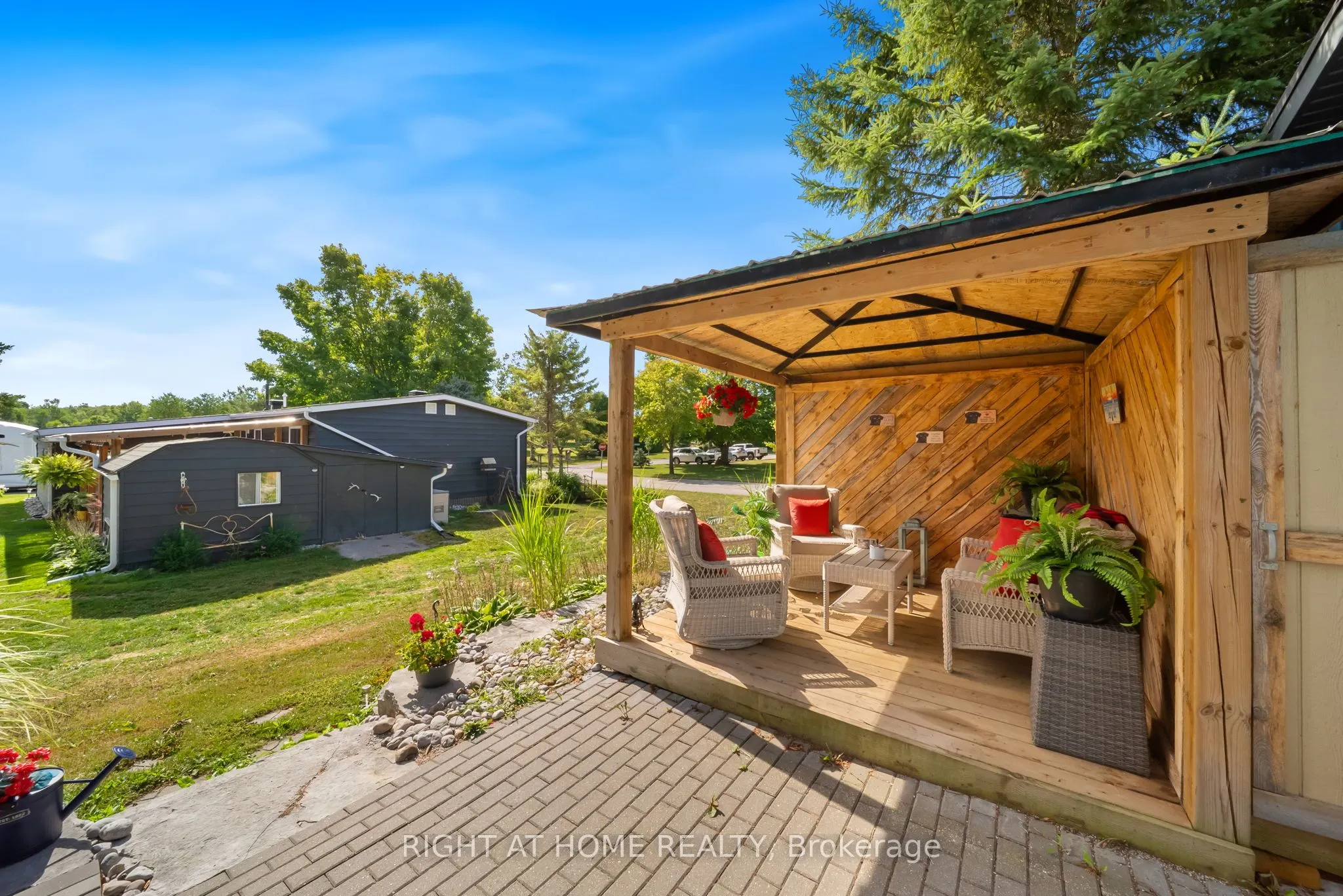 1 MAPLE Crescent