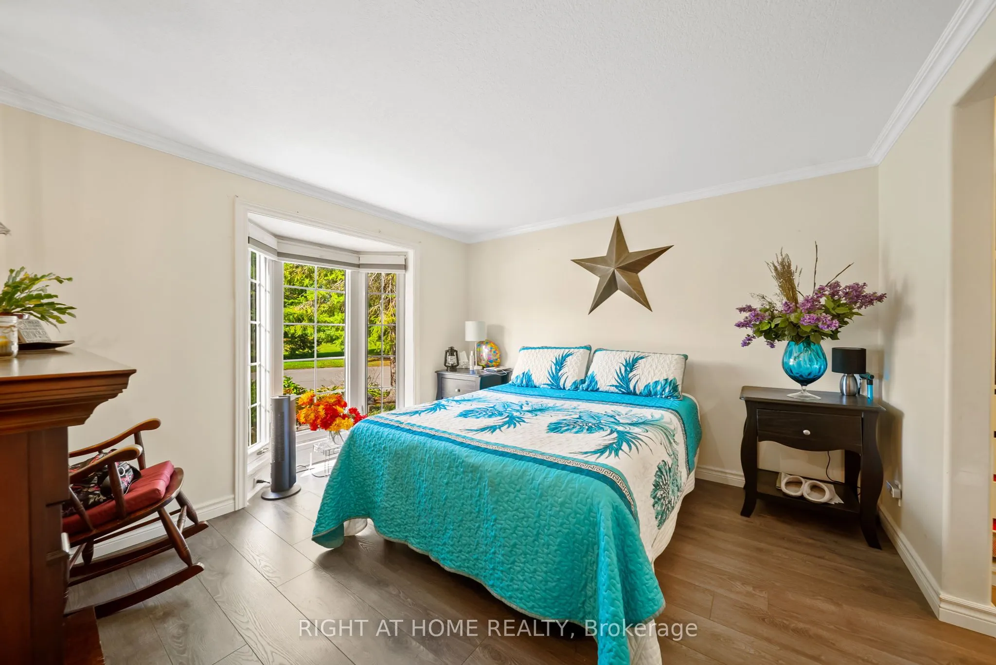1 MAPLE Crescent
