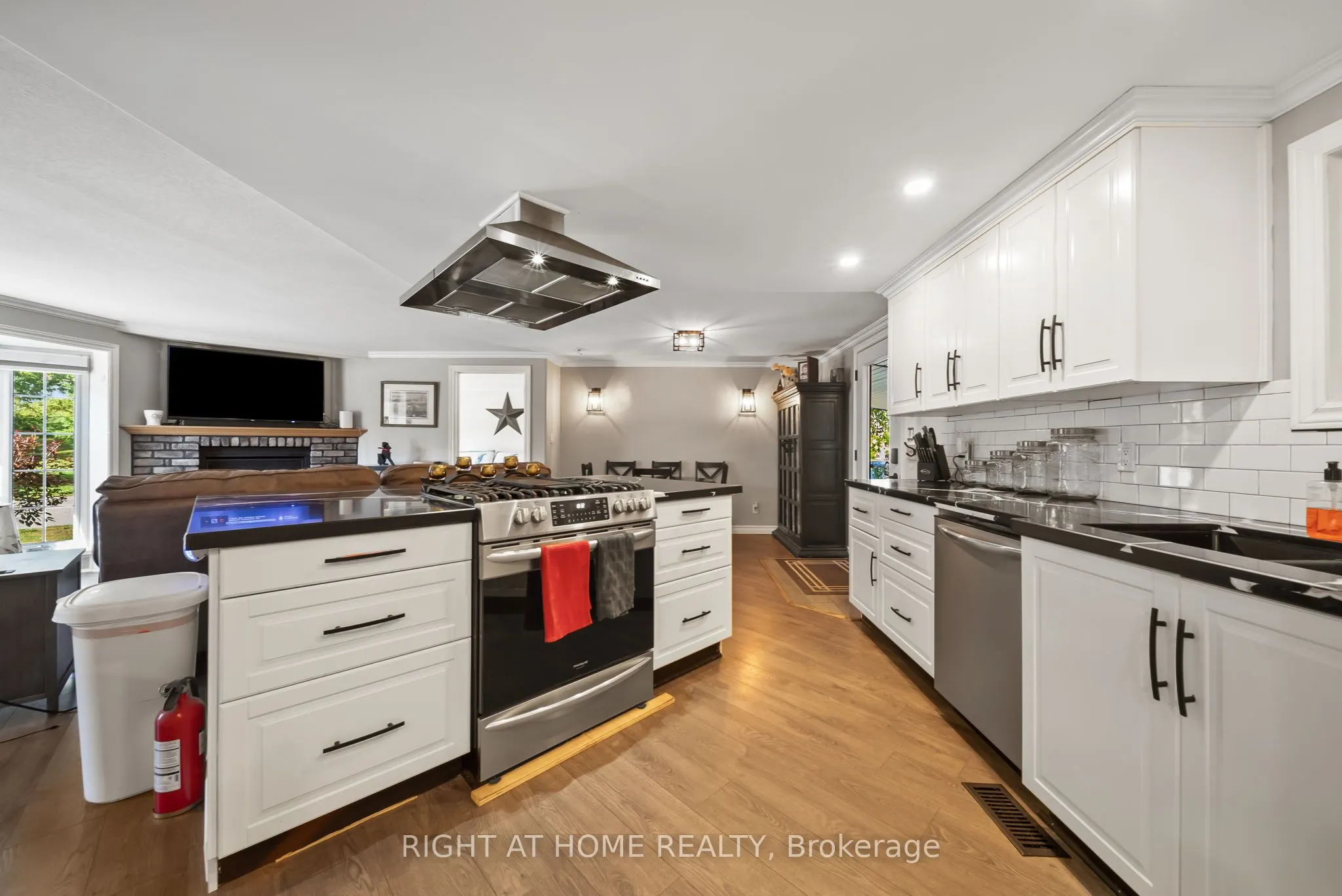 1 MAPLE Crescent