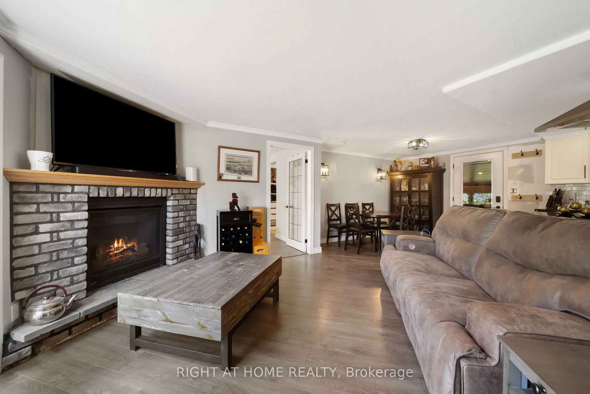 1 MAPLE Crescent