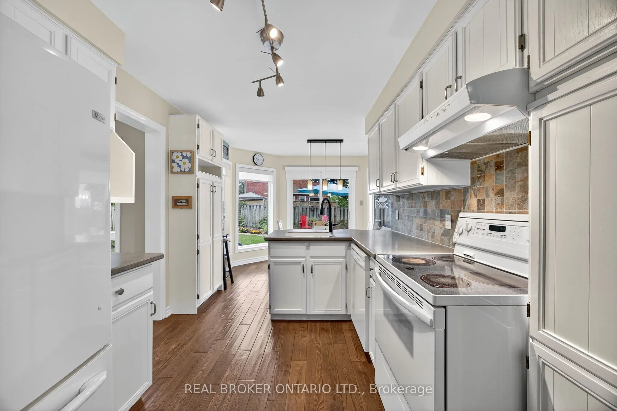 13 BALLISTON Road