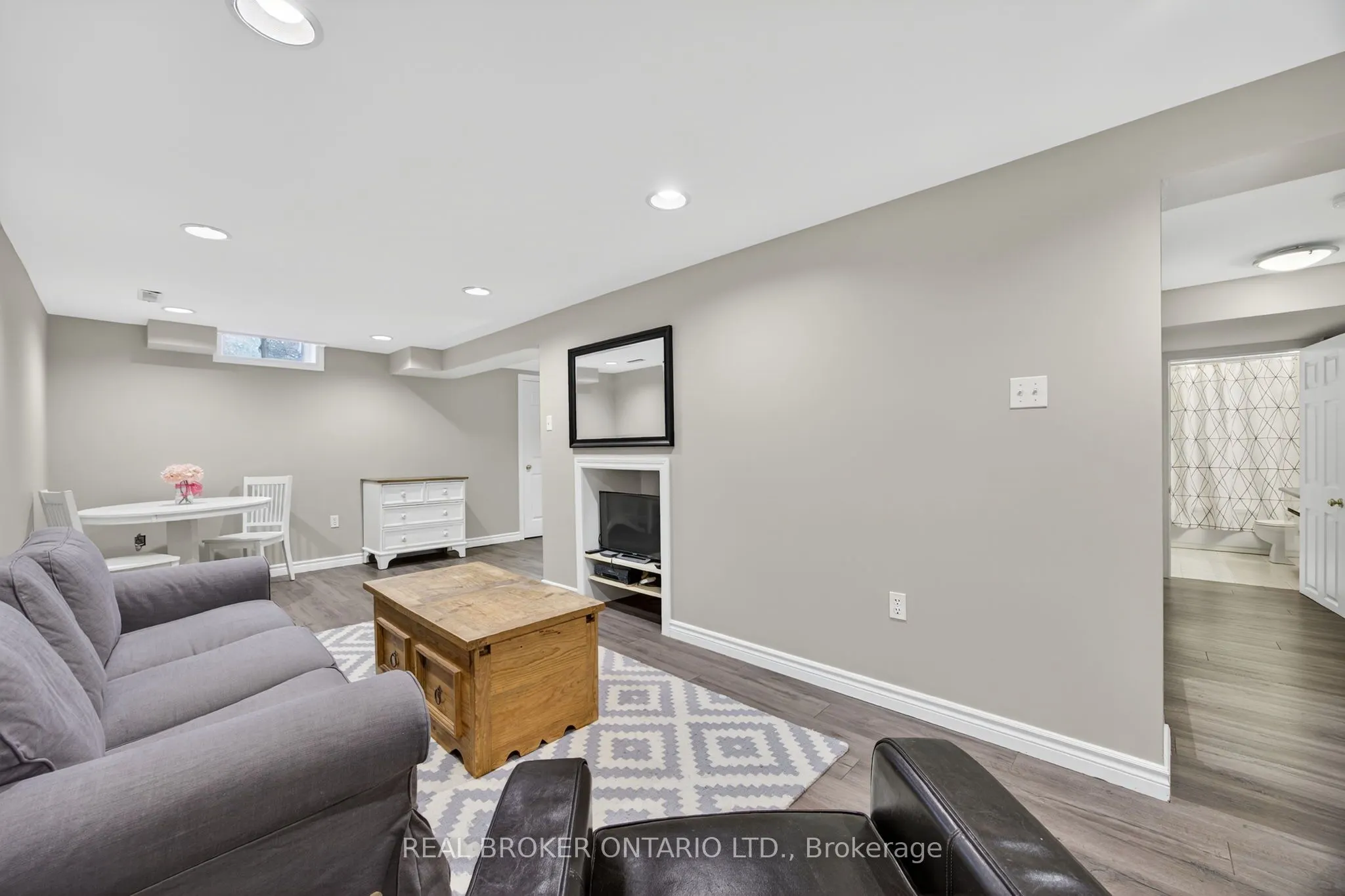 13 BALLISTON Road