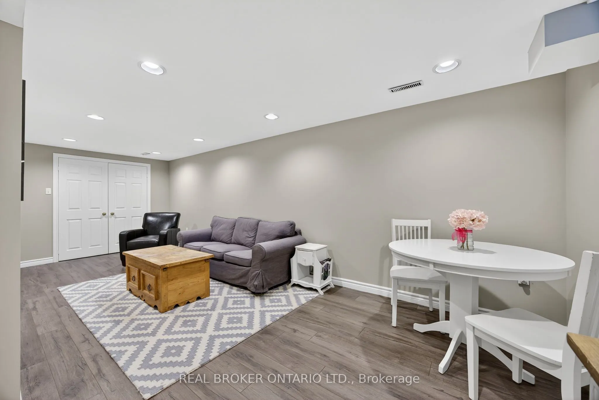 13 BALLISTON Road