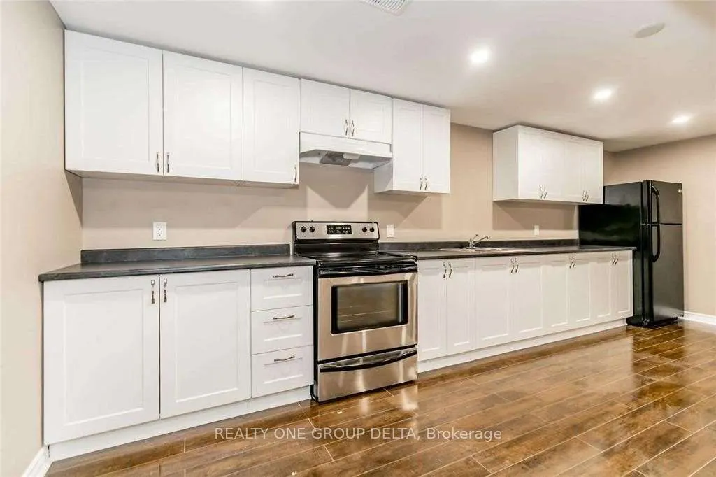 8 Charlemagne Avenue, #Lower