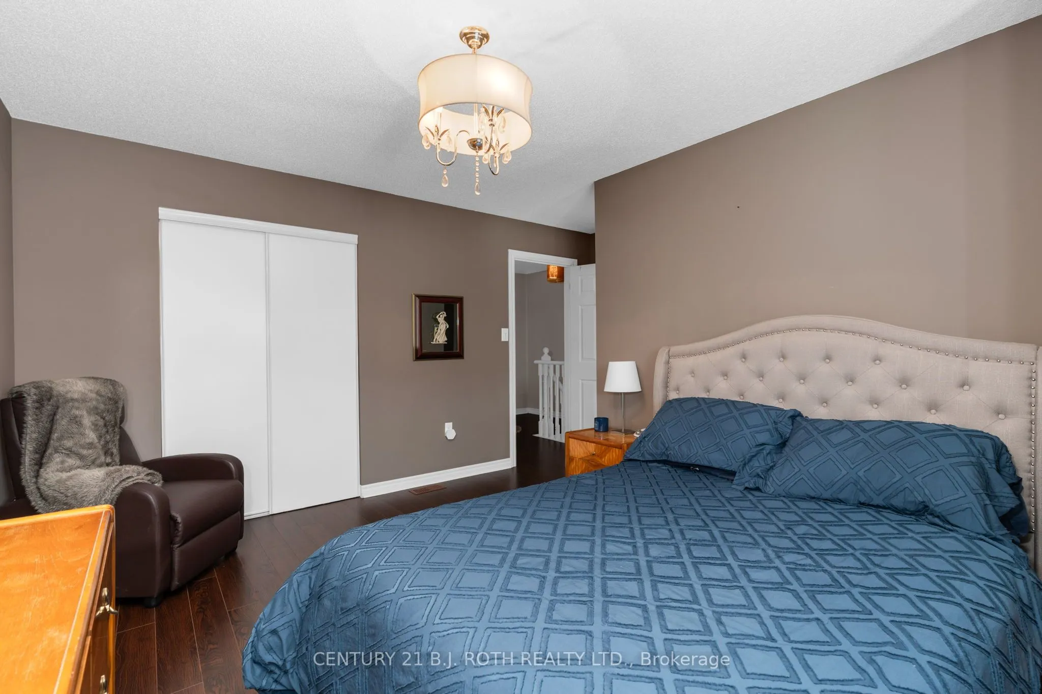 221 Harvie Road, #40