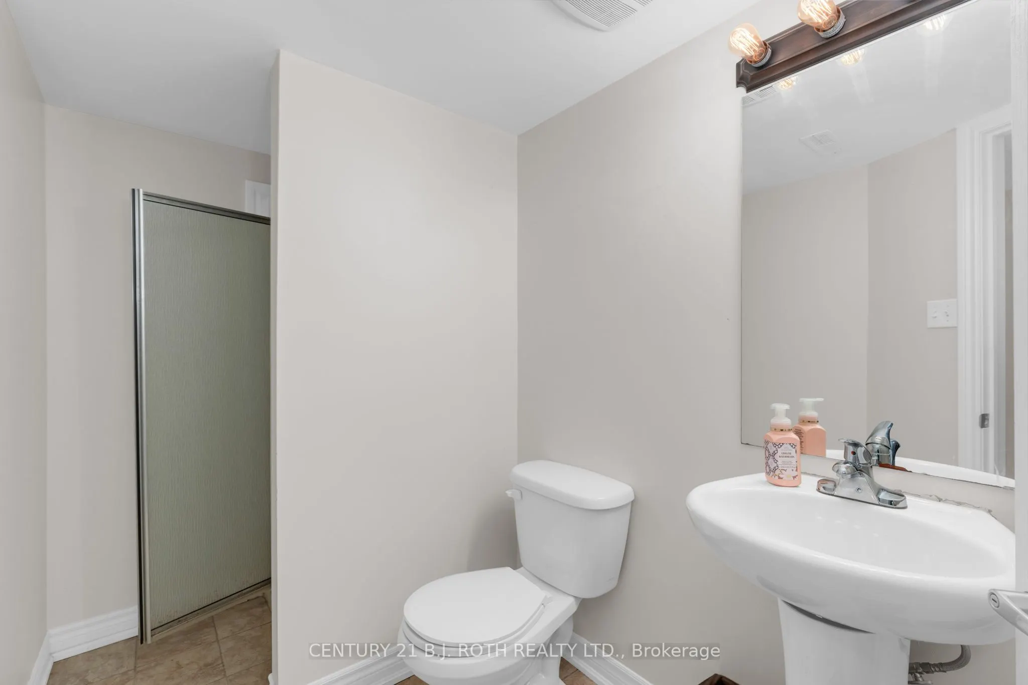 221 Harvie Road, #40