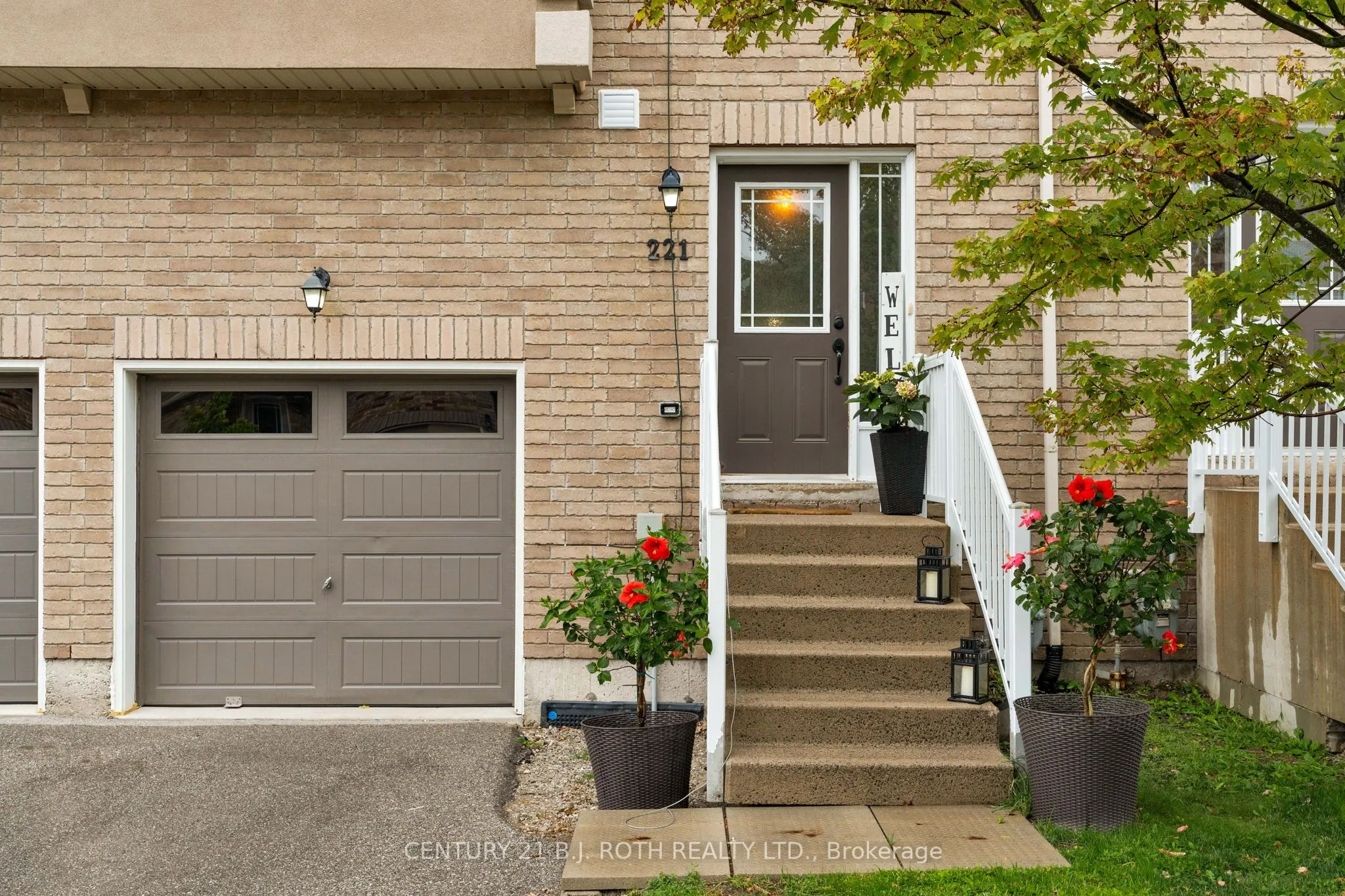 221 Harvie Road, #40