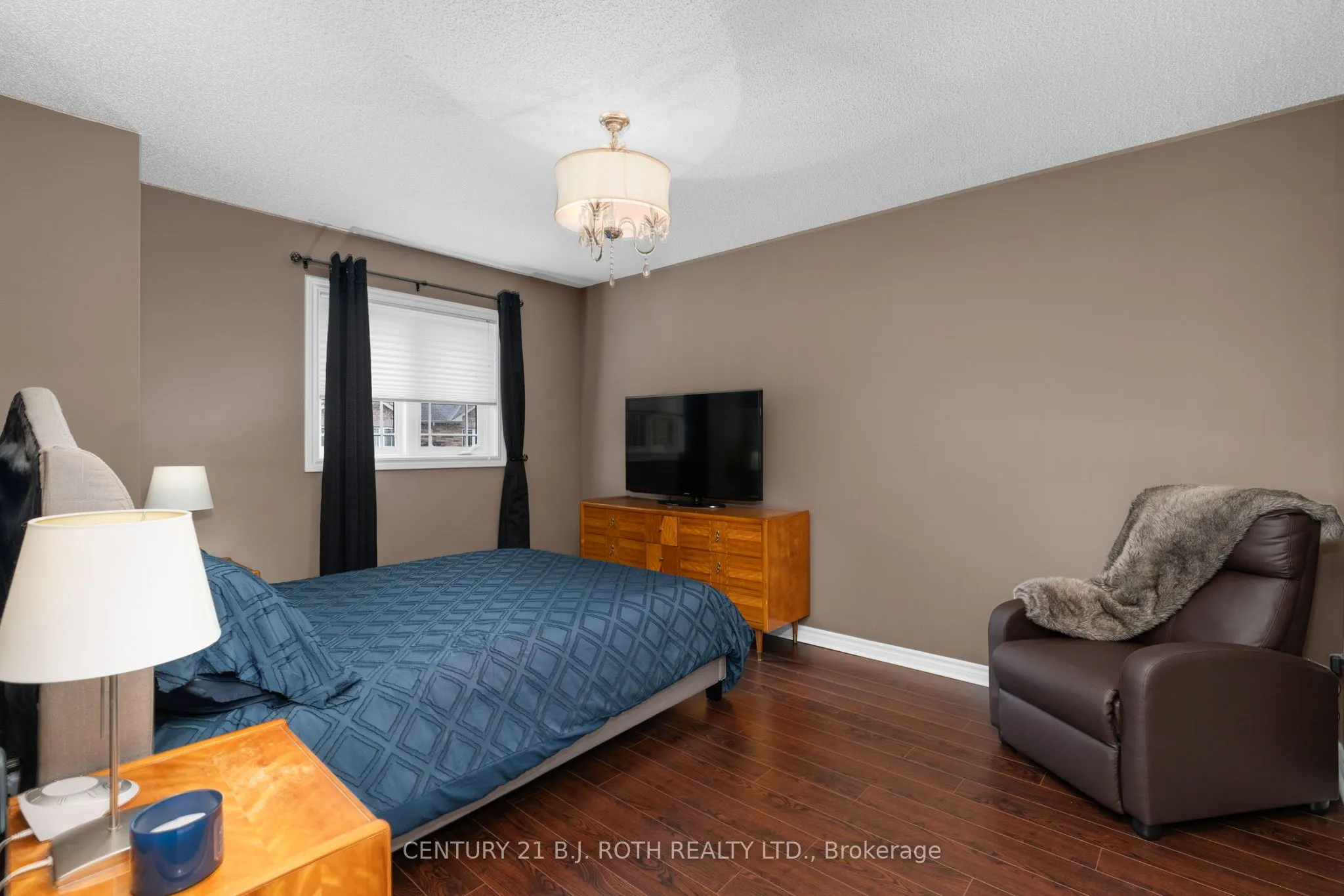 221 Harvie Road, #40