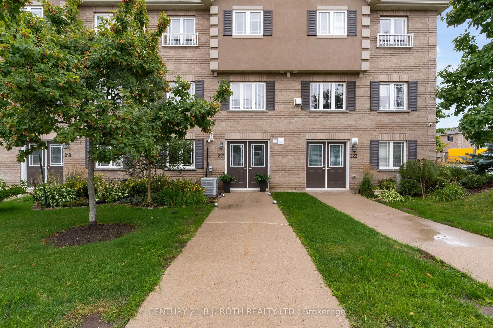 221 Harvie Road, #40
