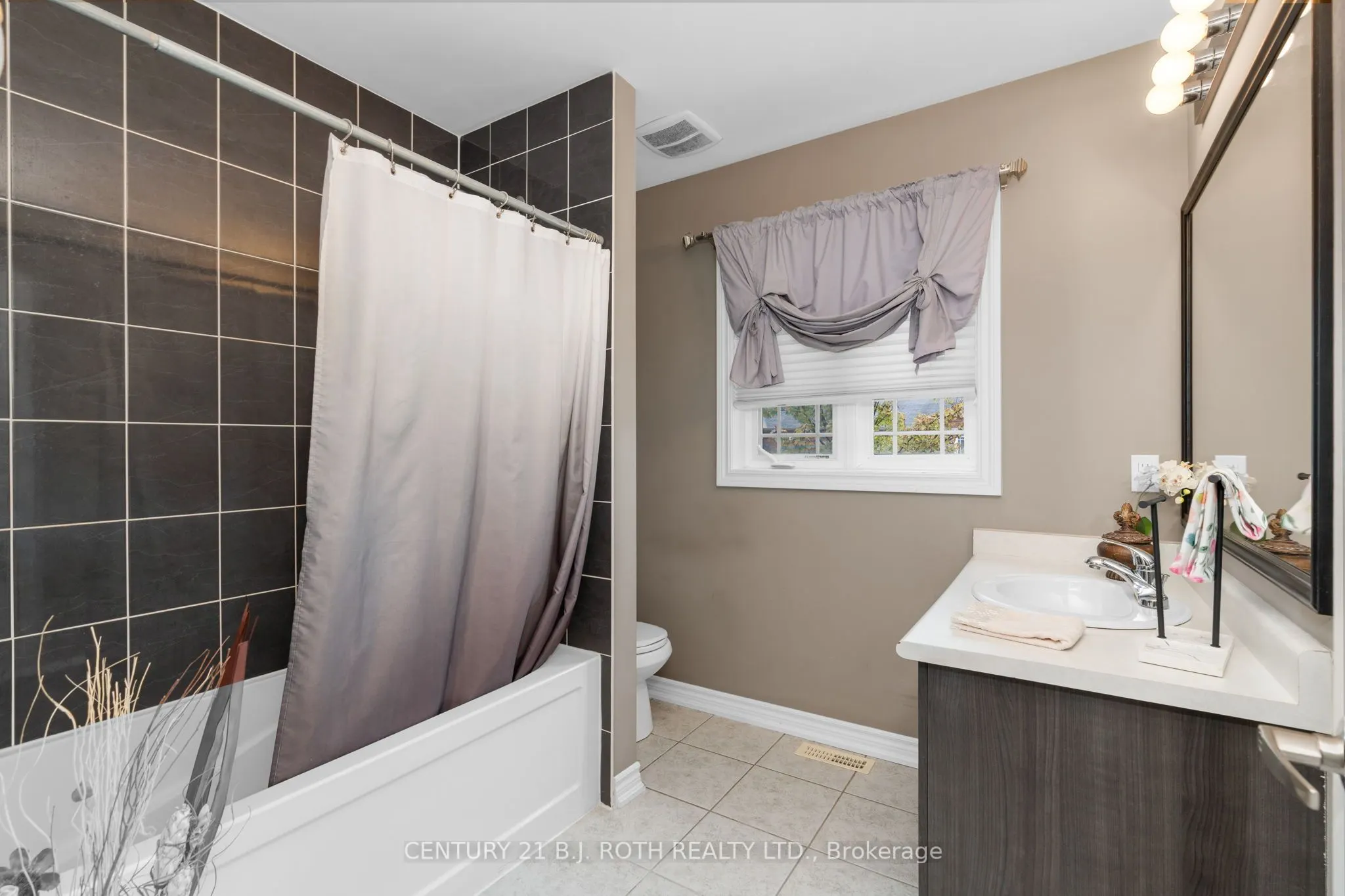 221 Harvie Road, #40