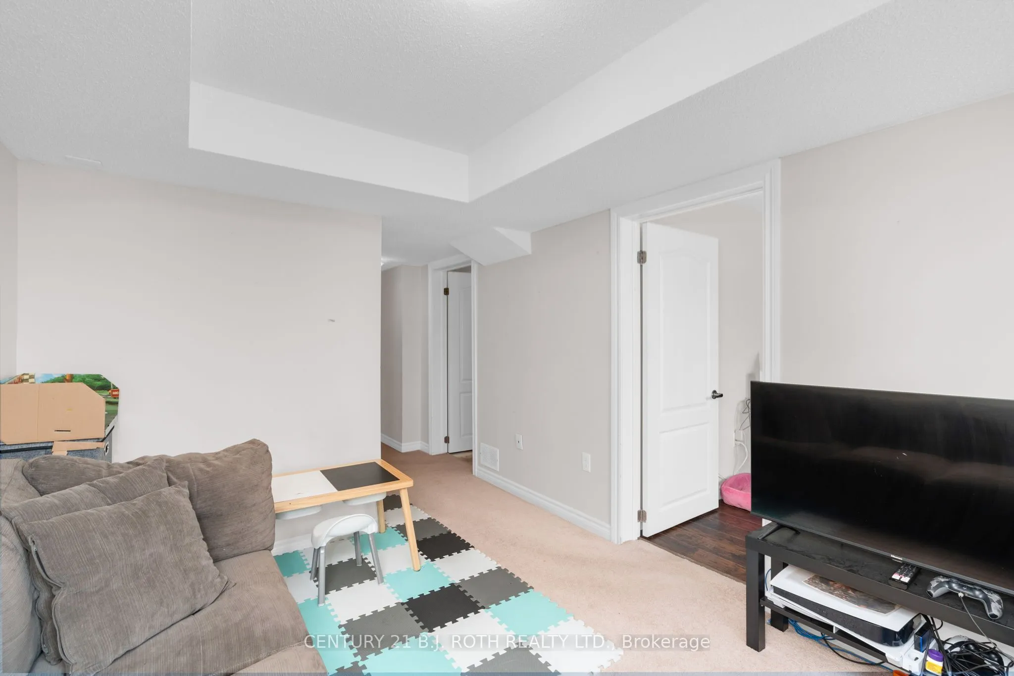 221 Harvie Road, #40