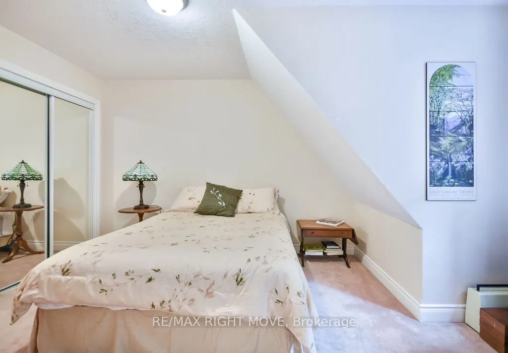 5 INVERMARA Court, #6