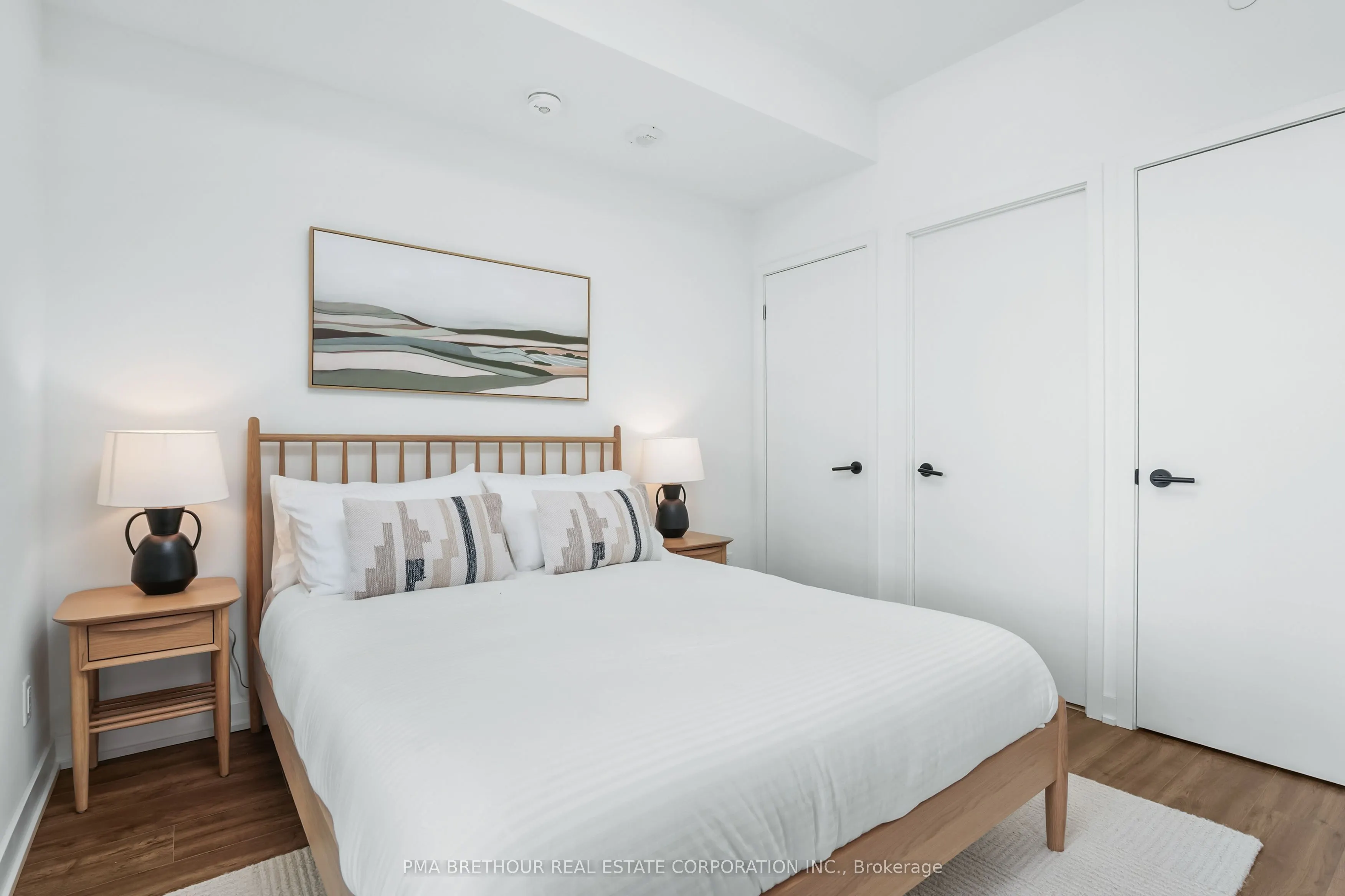 31 Huron Street, #208