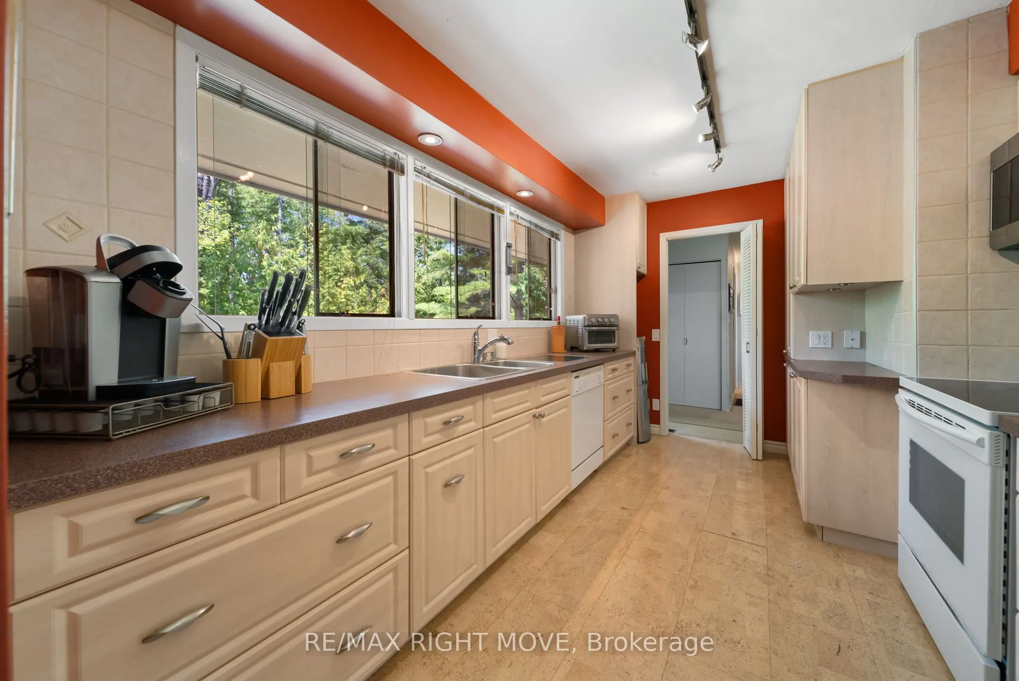 2551 Amigo Drive