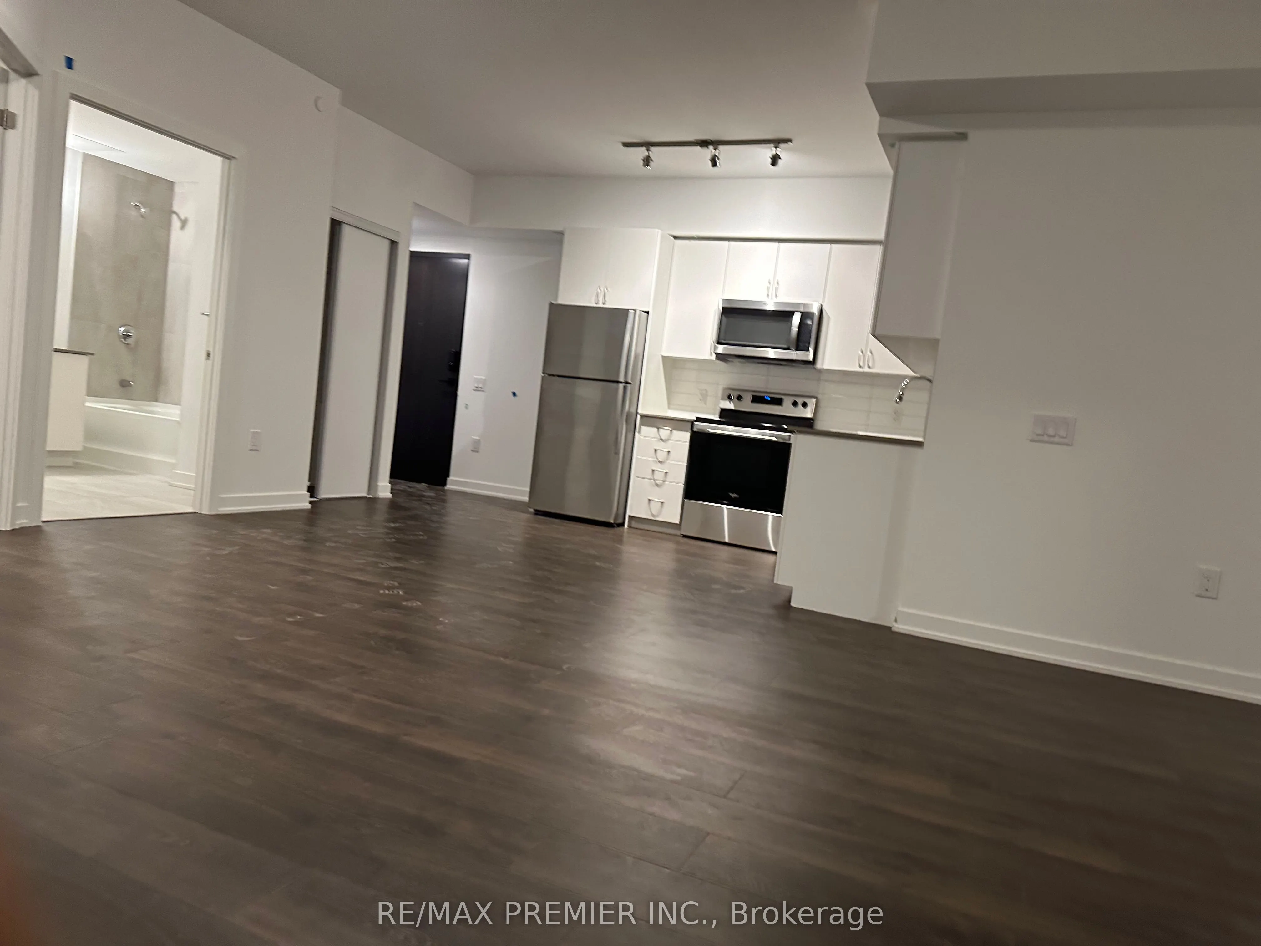 56 Lakeside Terrace, #207