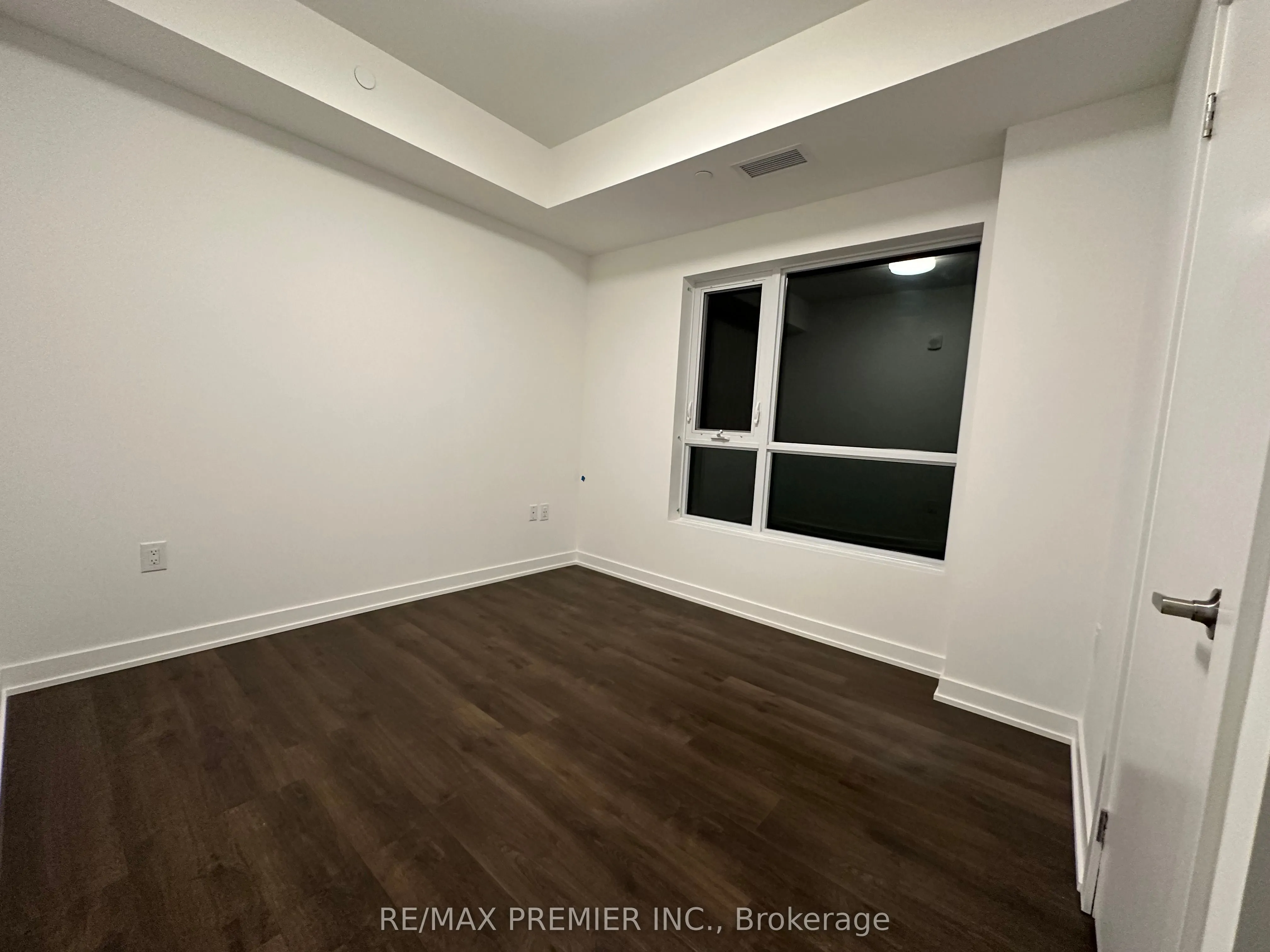 56 Lakeside Terrace, #207