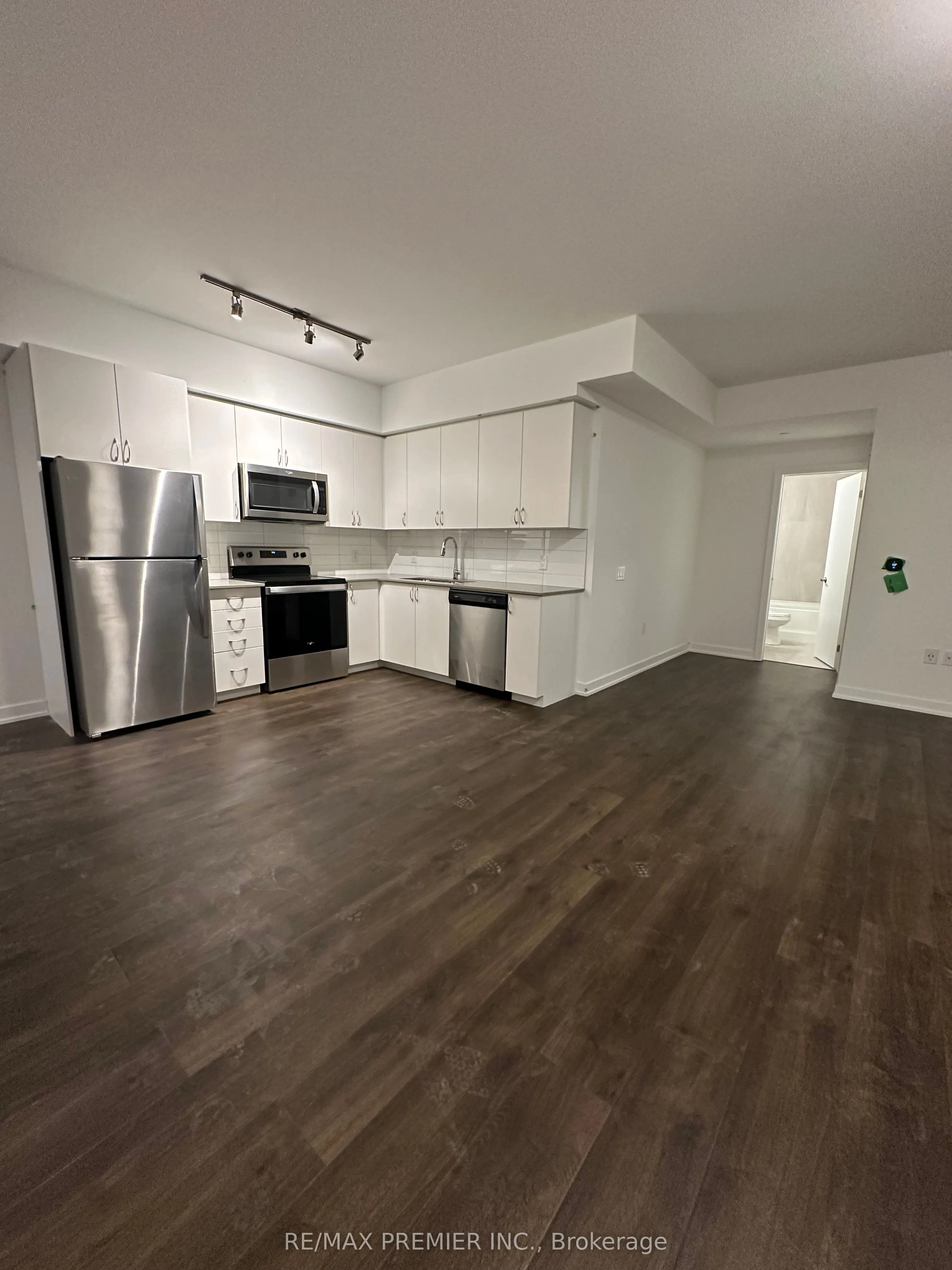 56 Lakeside Terrace, #207