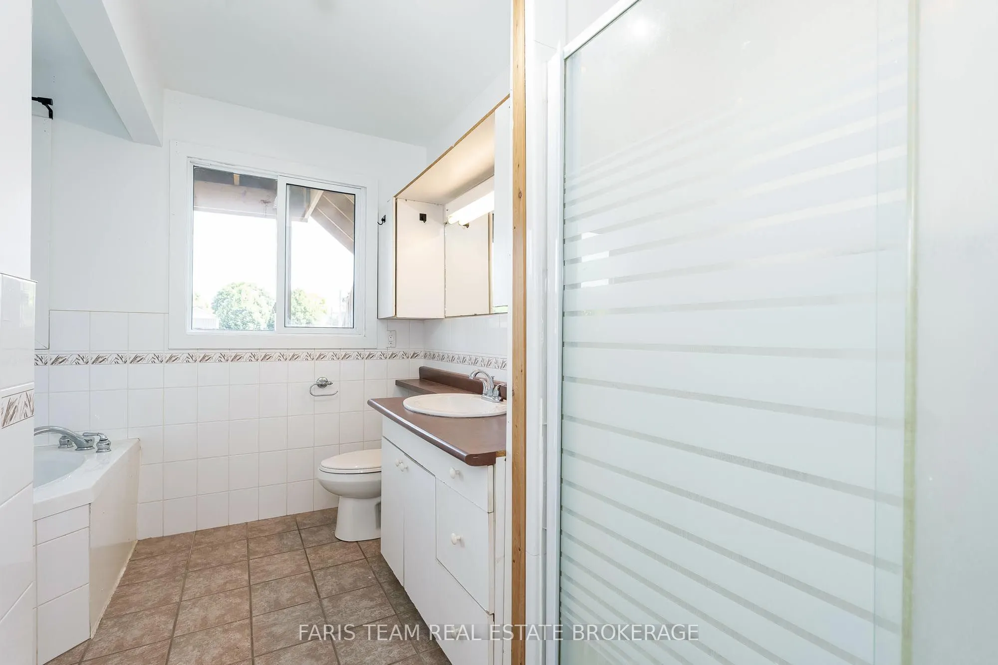 346 Lafontaine Road W