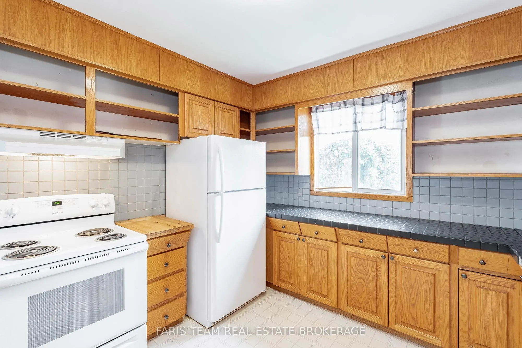 346 Lafontaine Road W