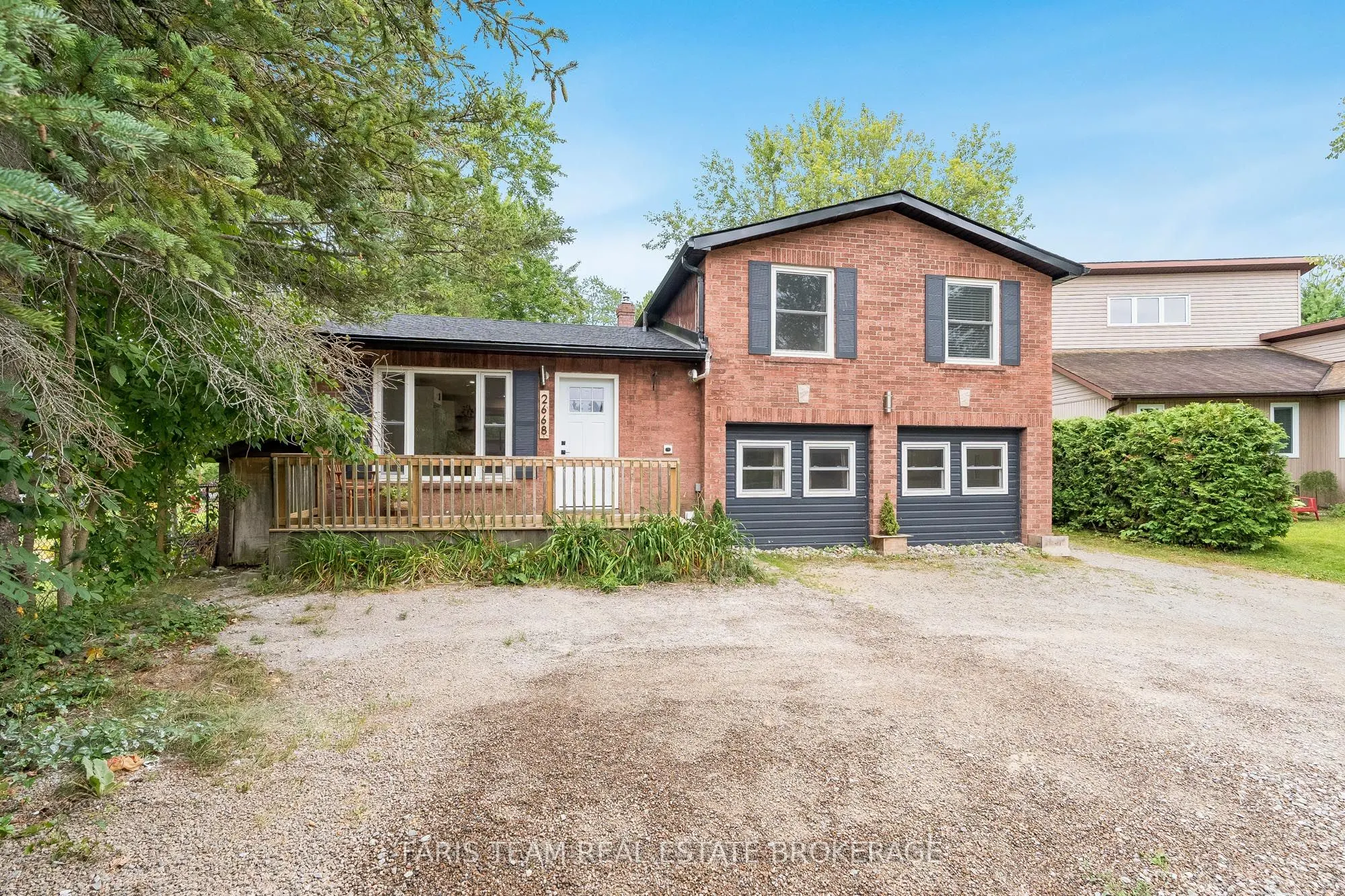 2668 Westshore Crescent