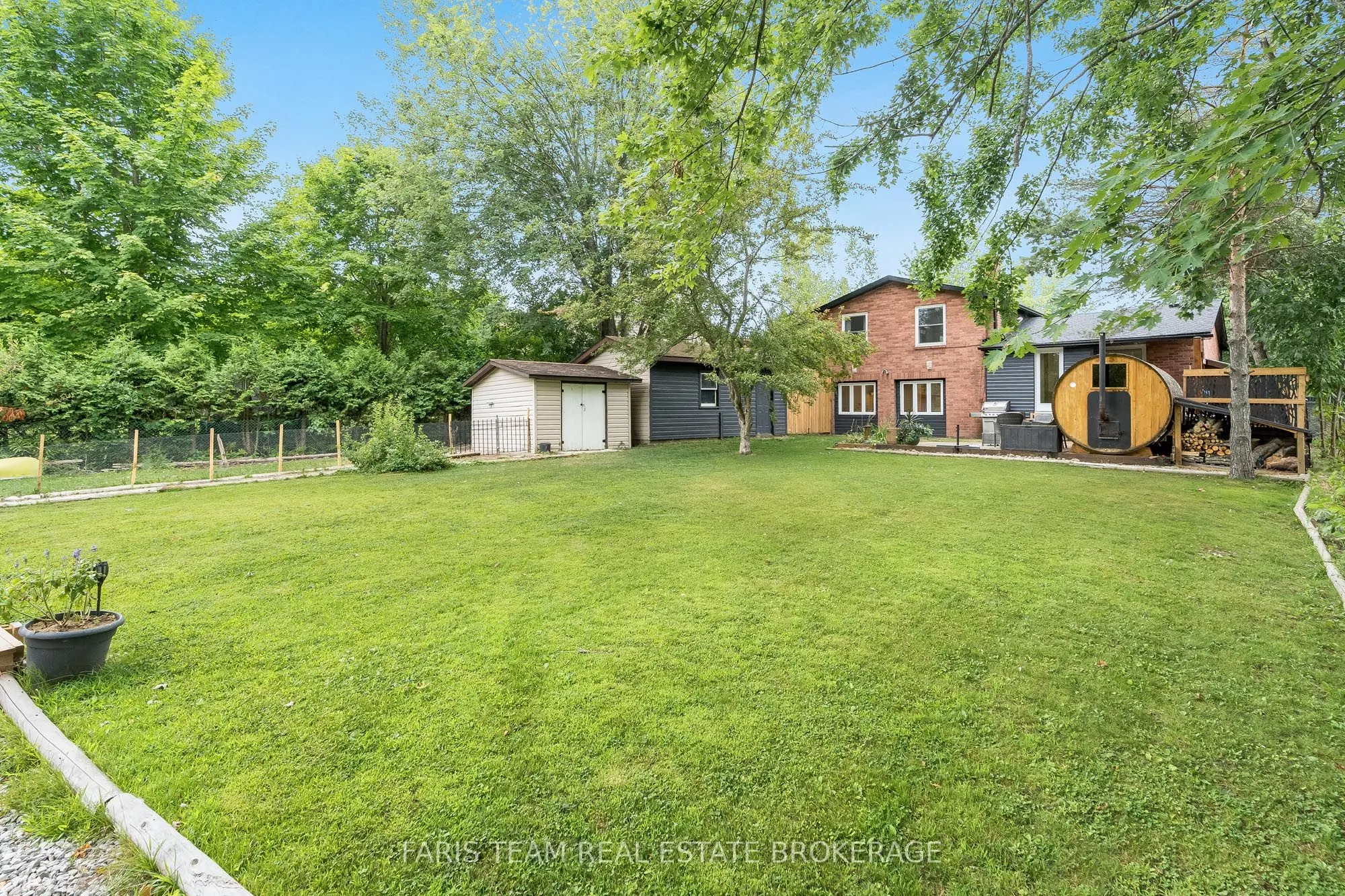 2668 Westshore Crescent