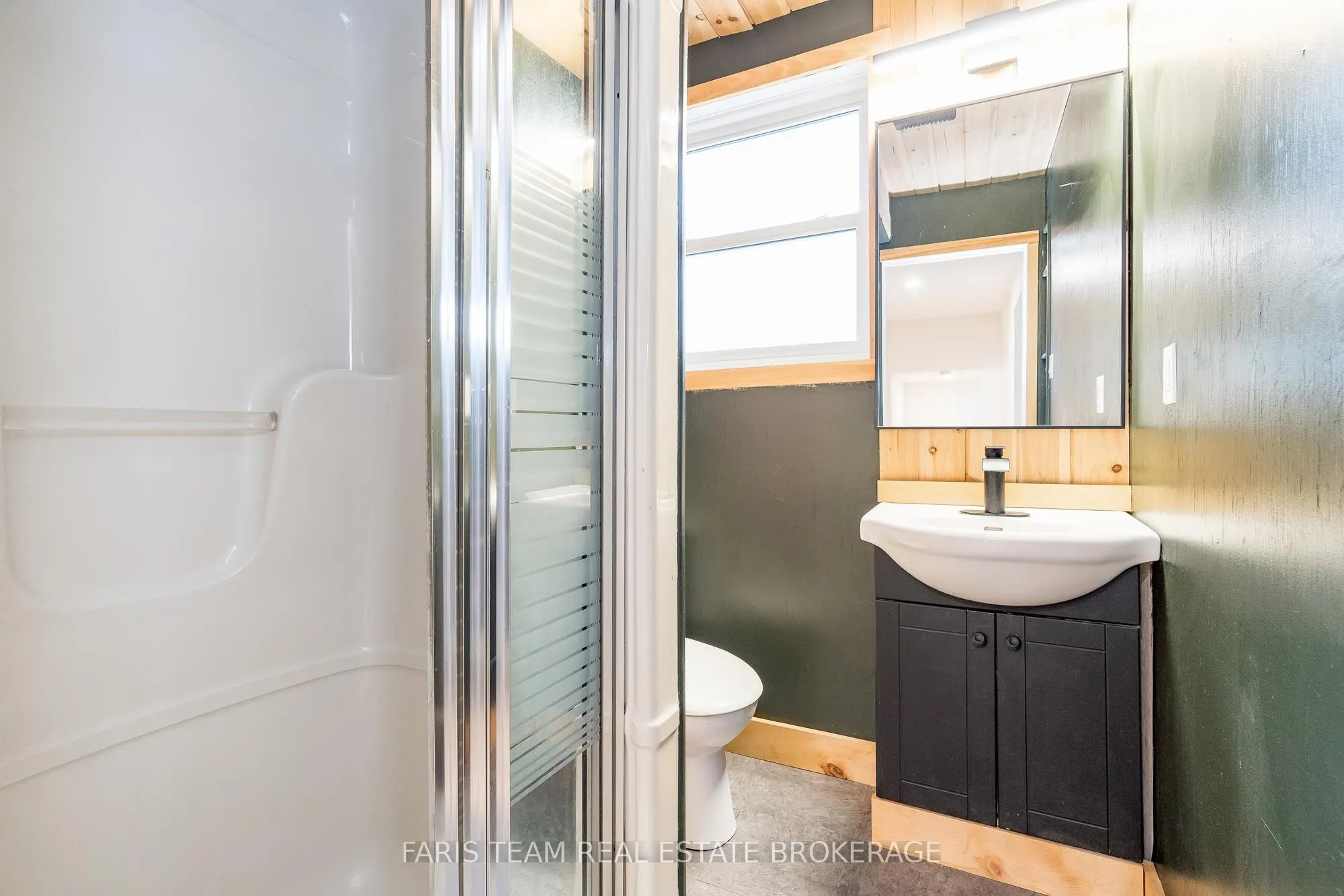 2668 Westshore Crescent