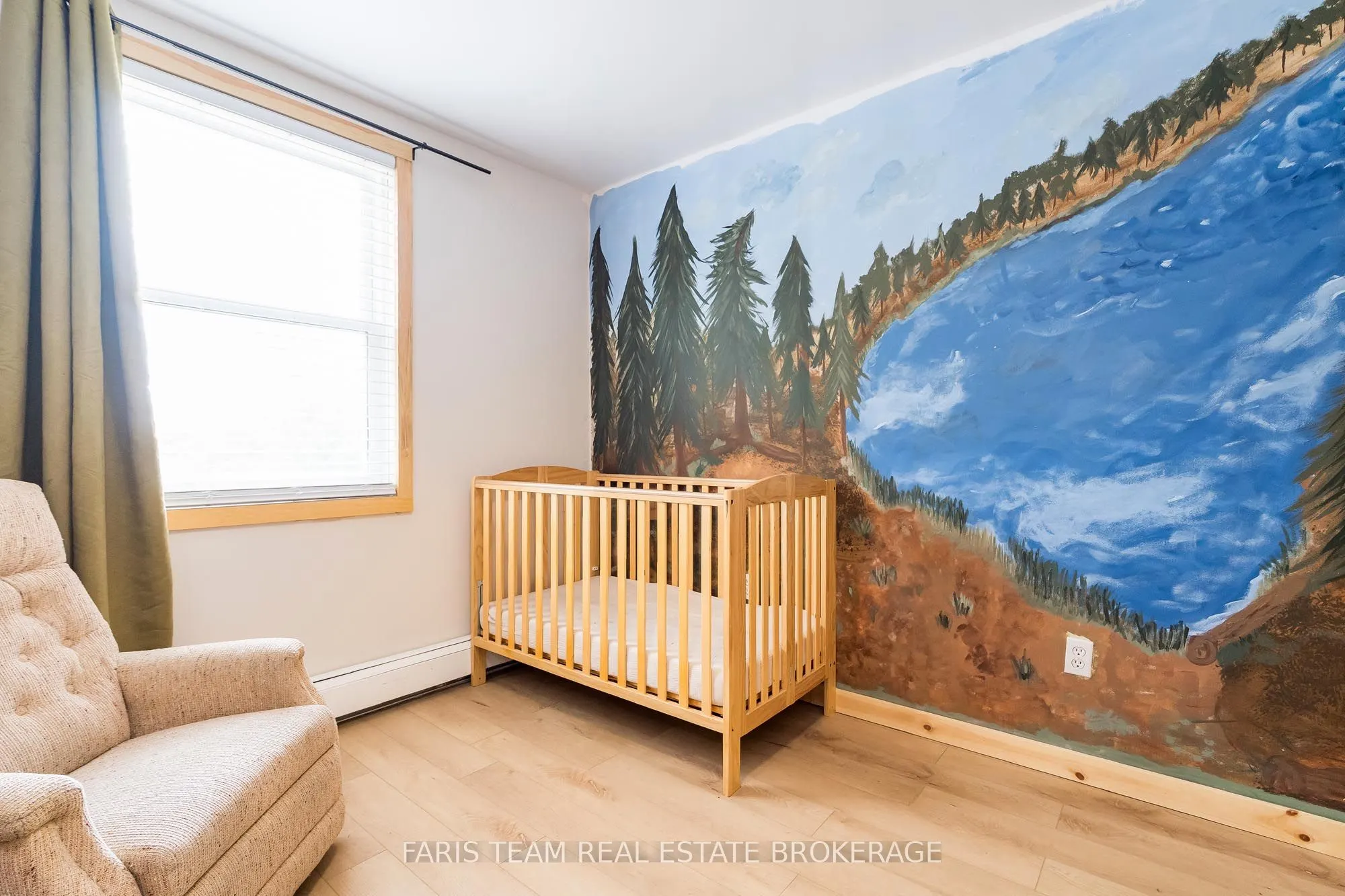 2668 Westshore Crescent