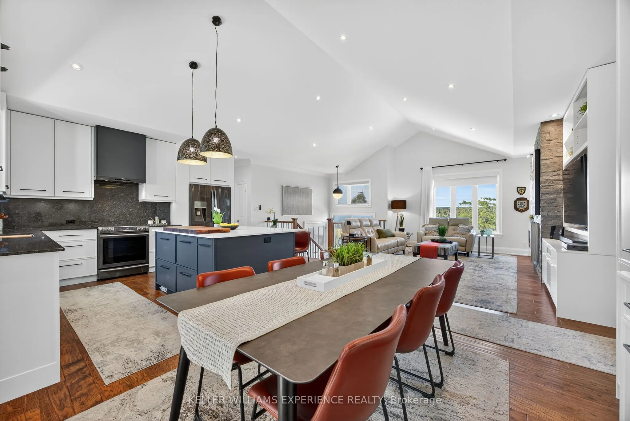 1435 15 16th Side Road E