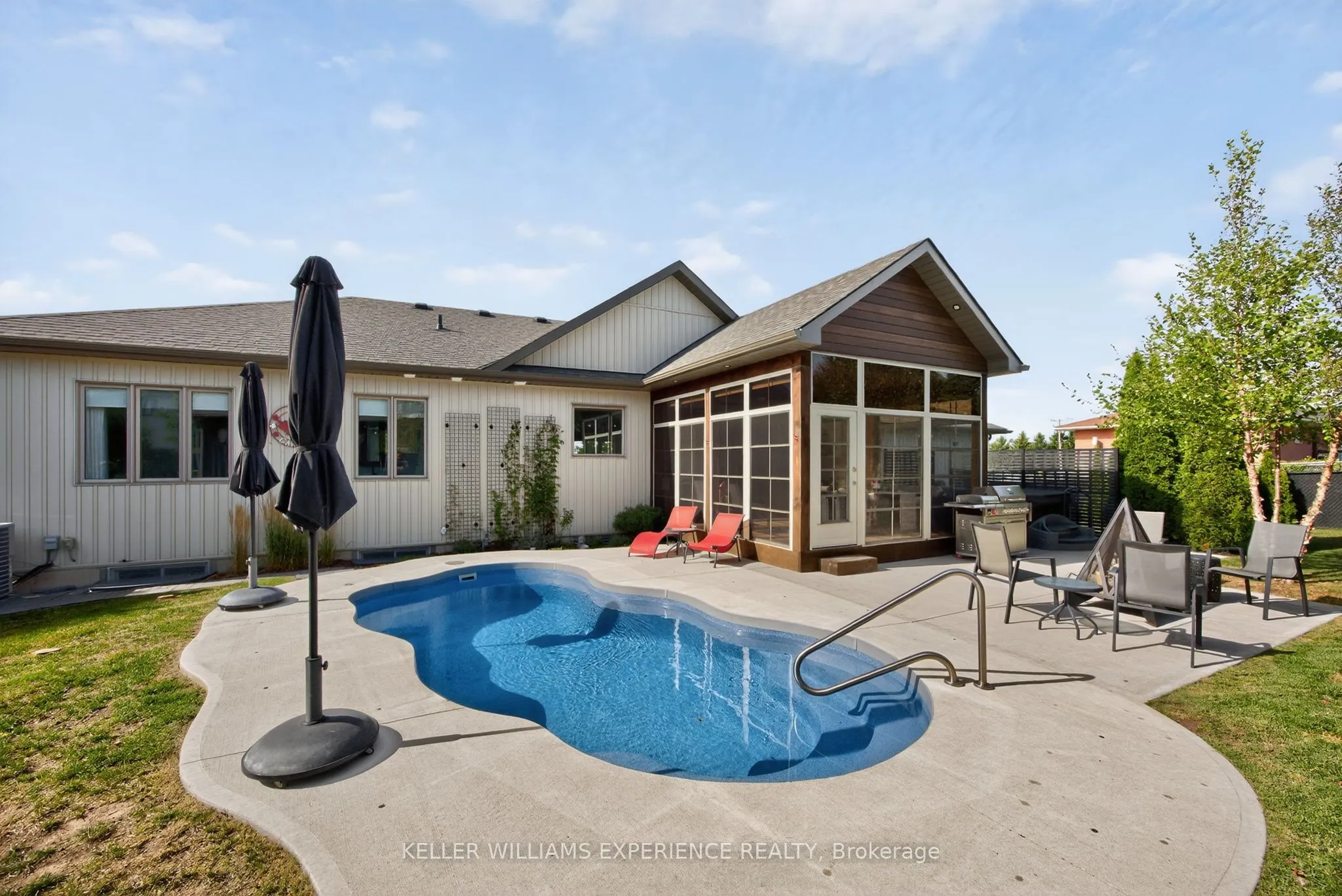 1435 15 16th Side Road E