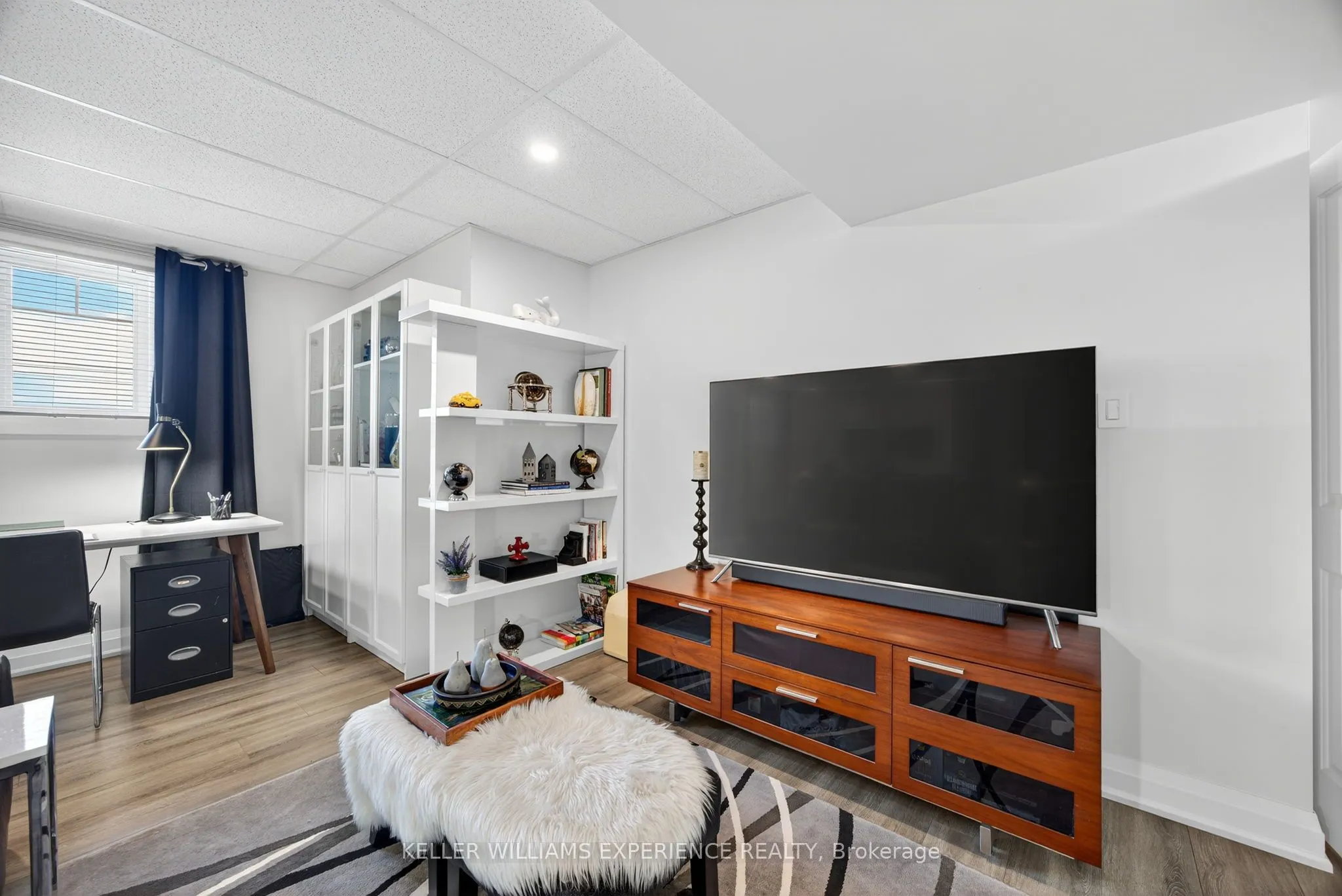 1435 15 16th Side Road E