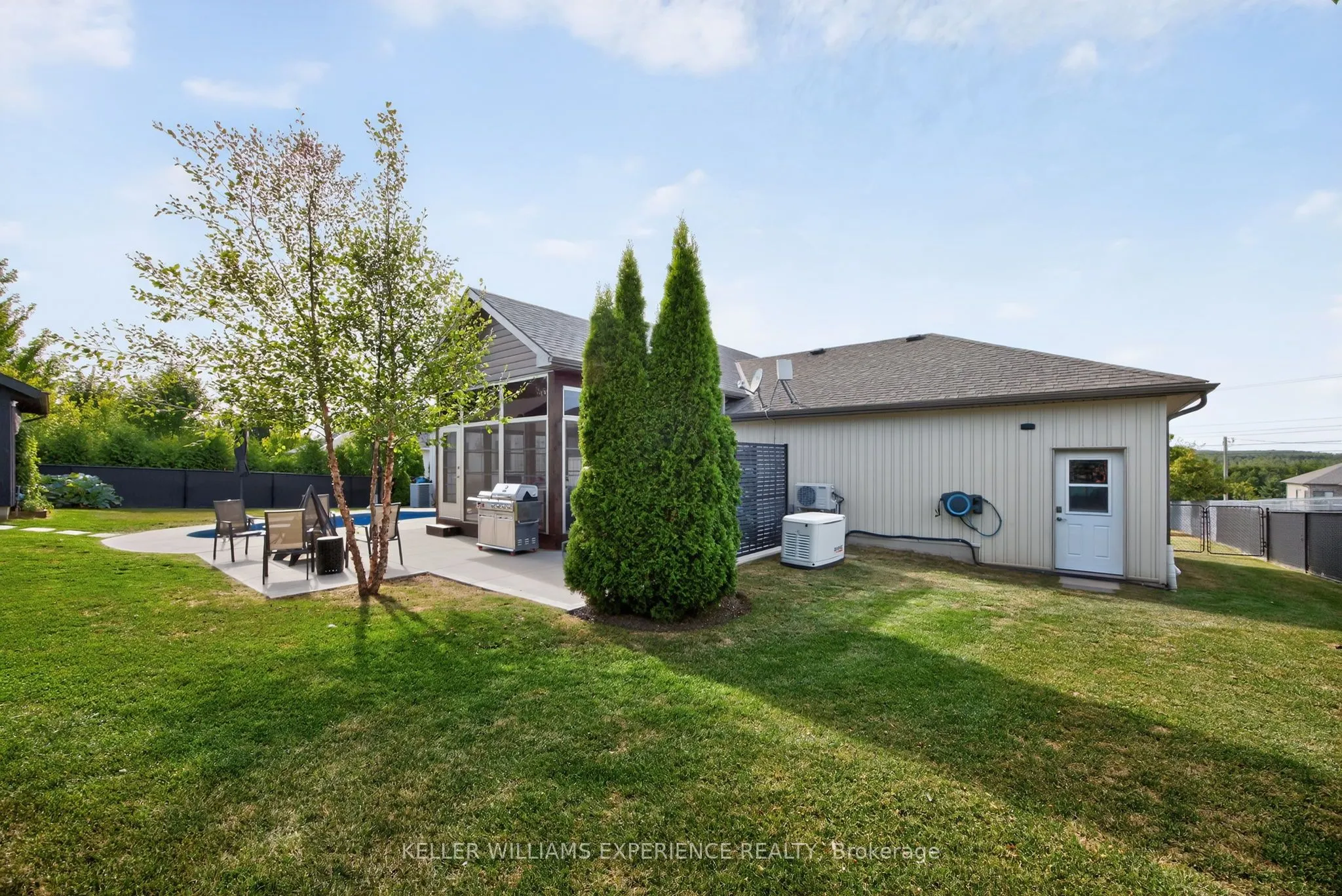 1435 15 16th Side Road E