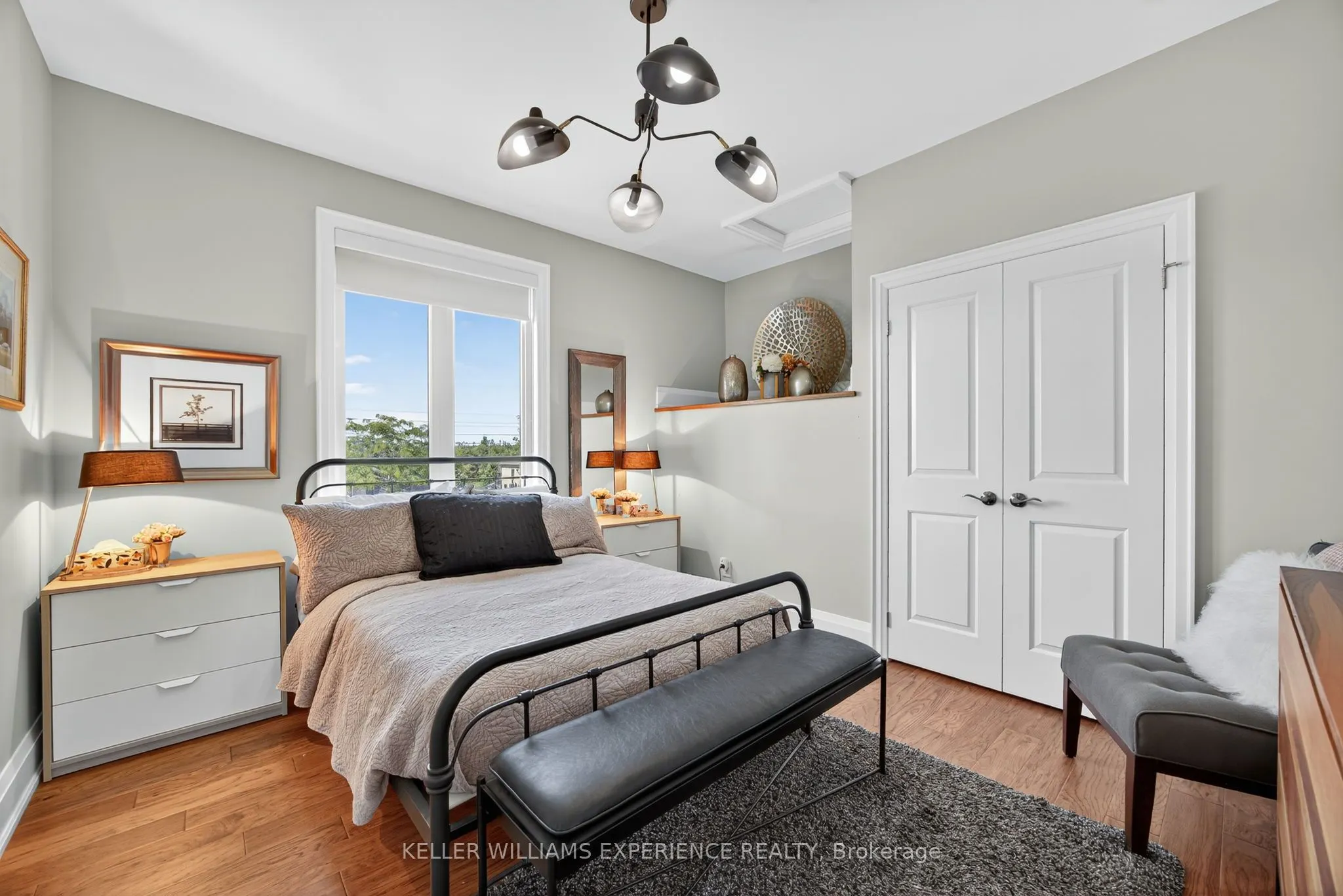 1435 15 16th Side Road E