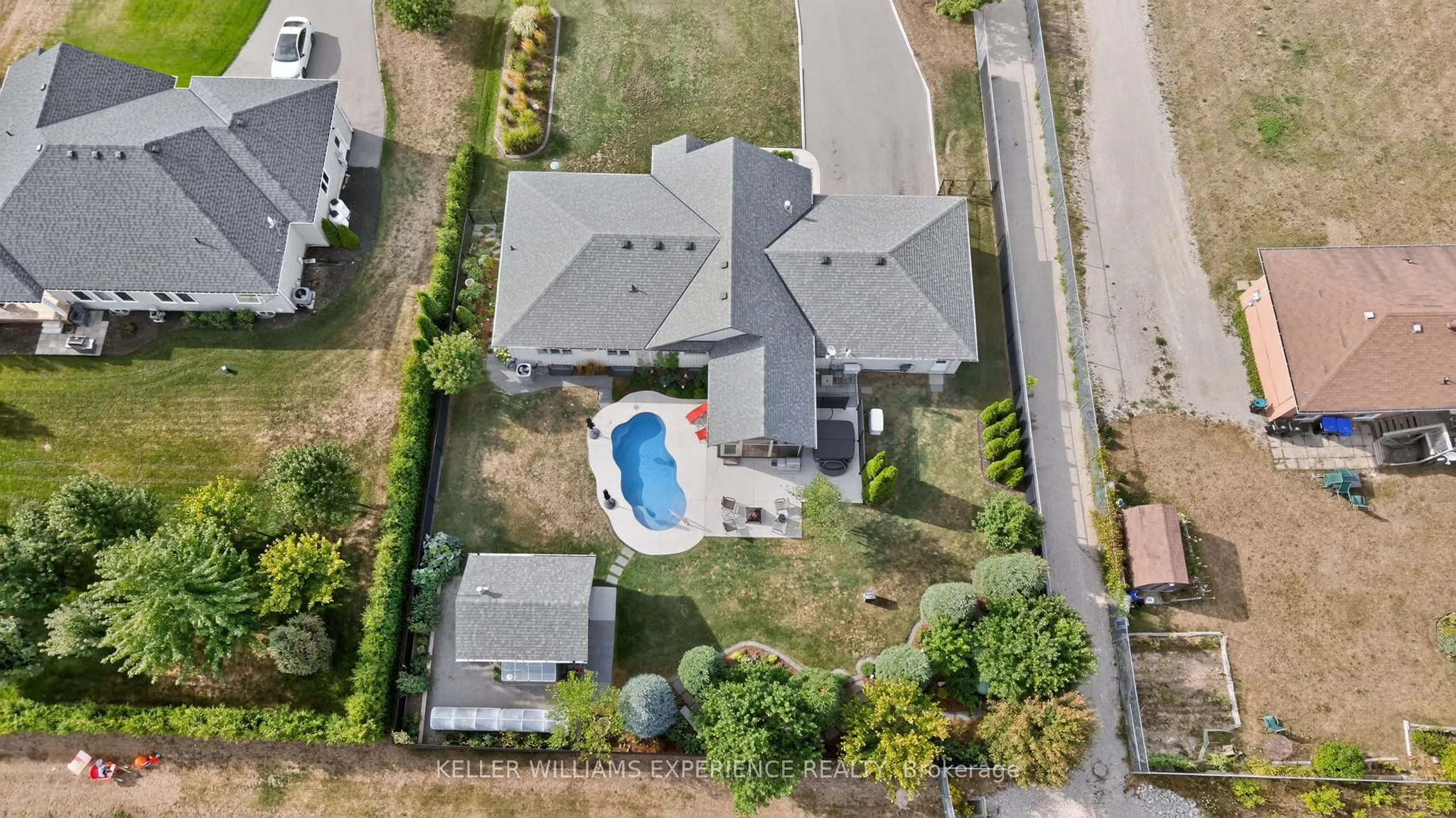 1435 15 16th Side Road E