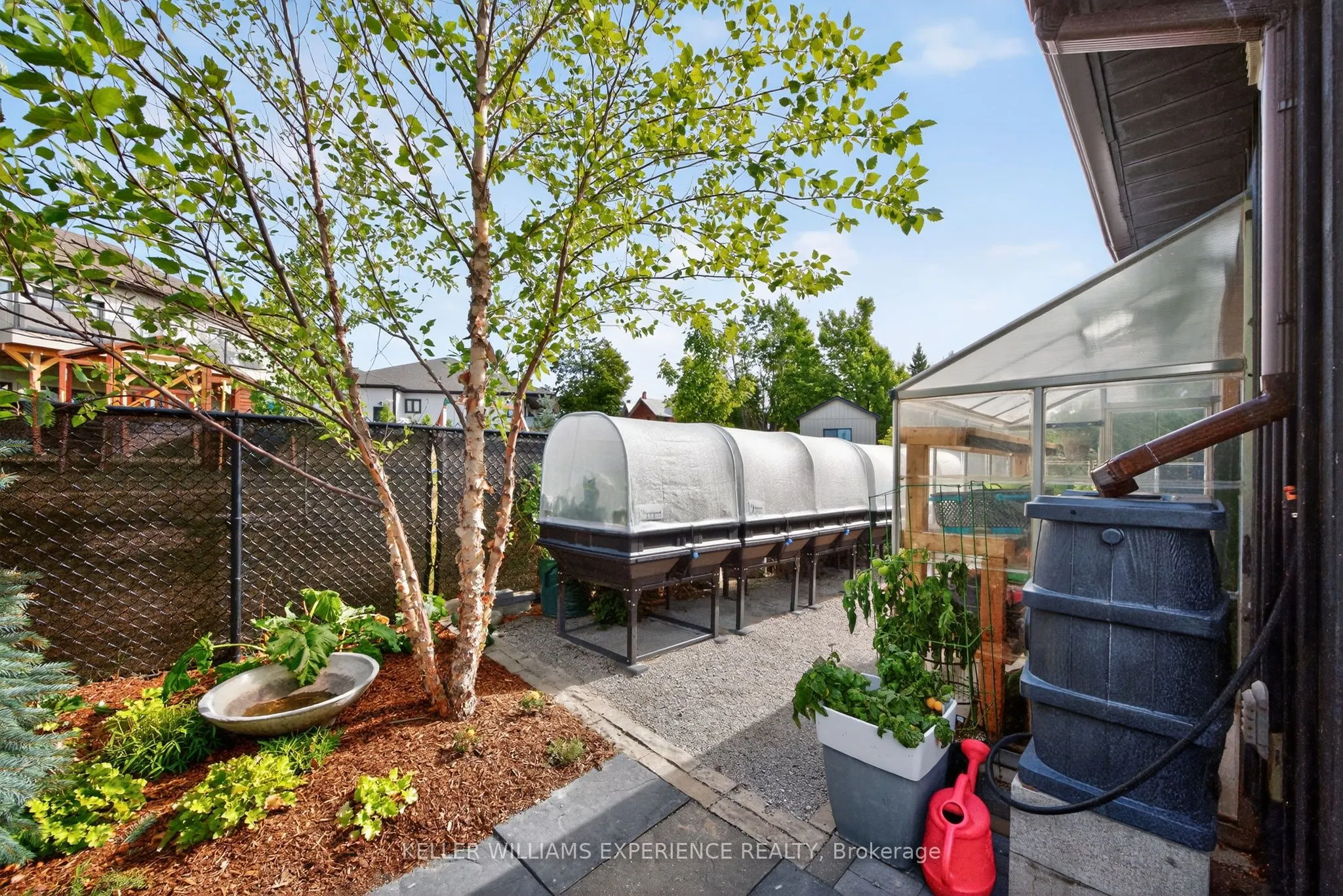 1435 15 16th Side Road E