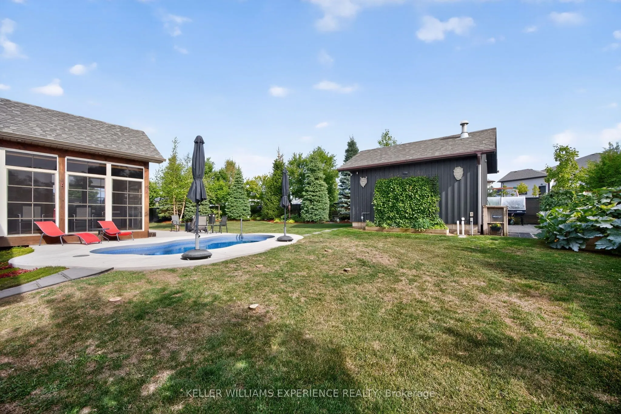 1435 15 16th Side Road E