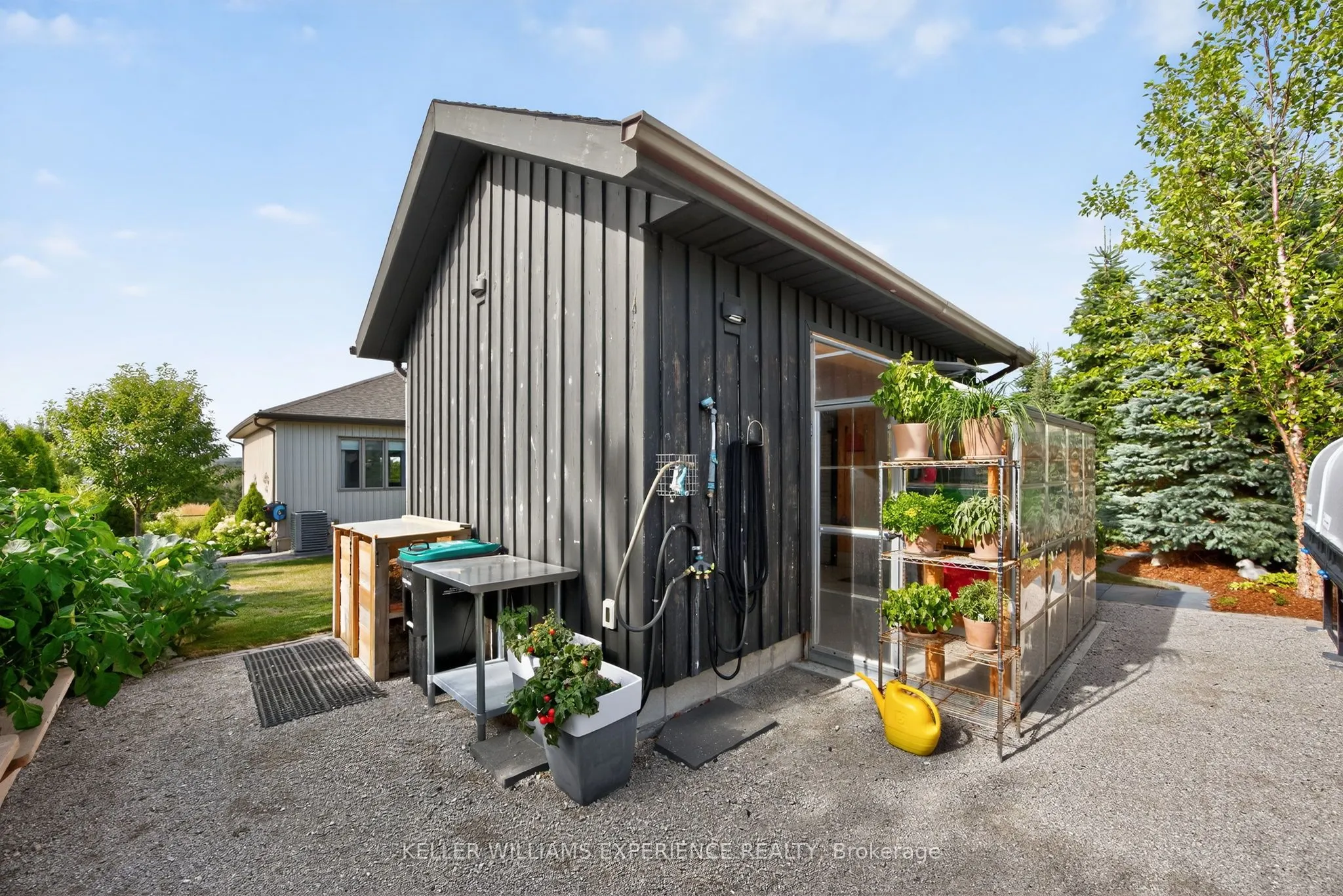 1435 15 16th Side Road E