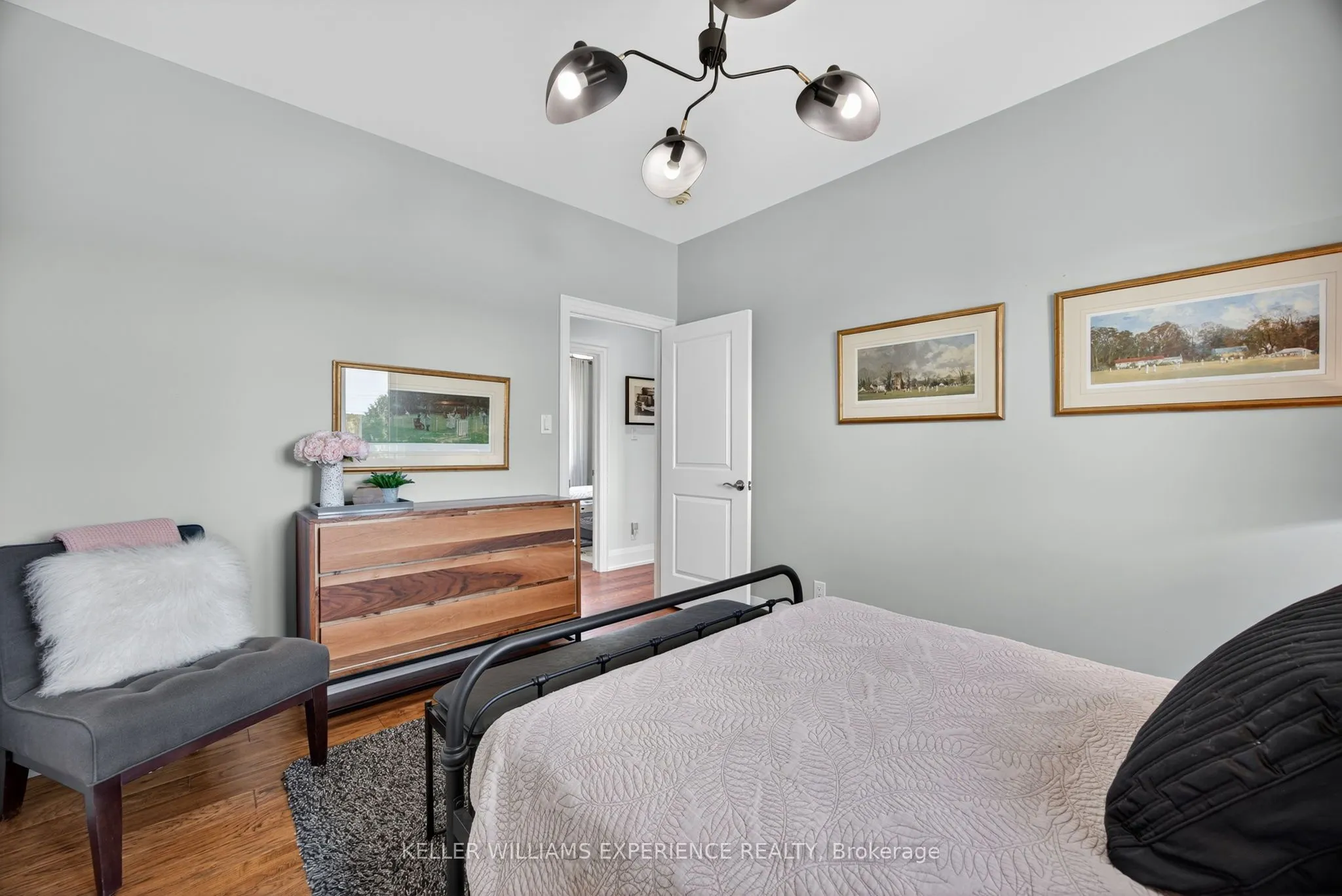 1435 15 16th Side Road E