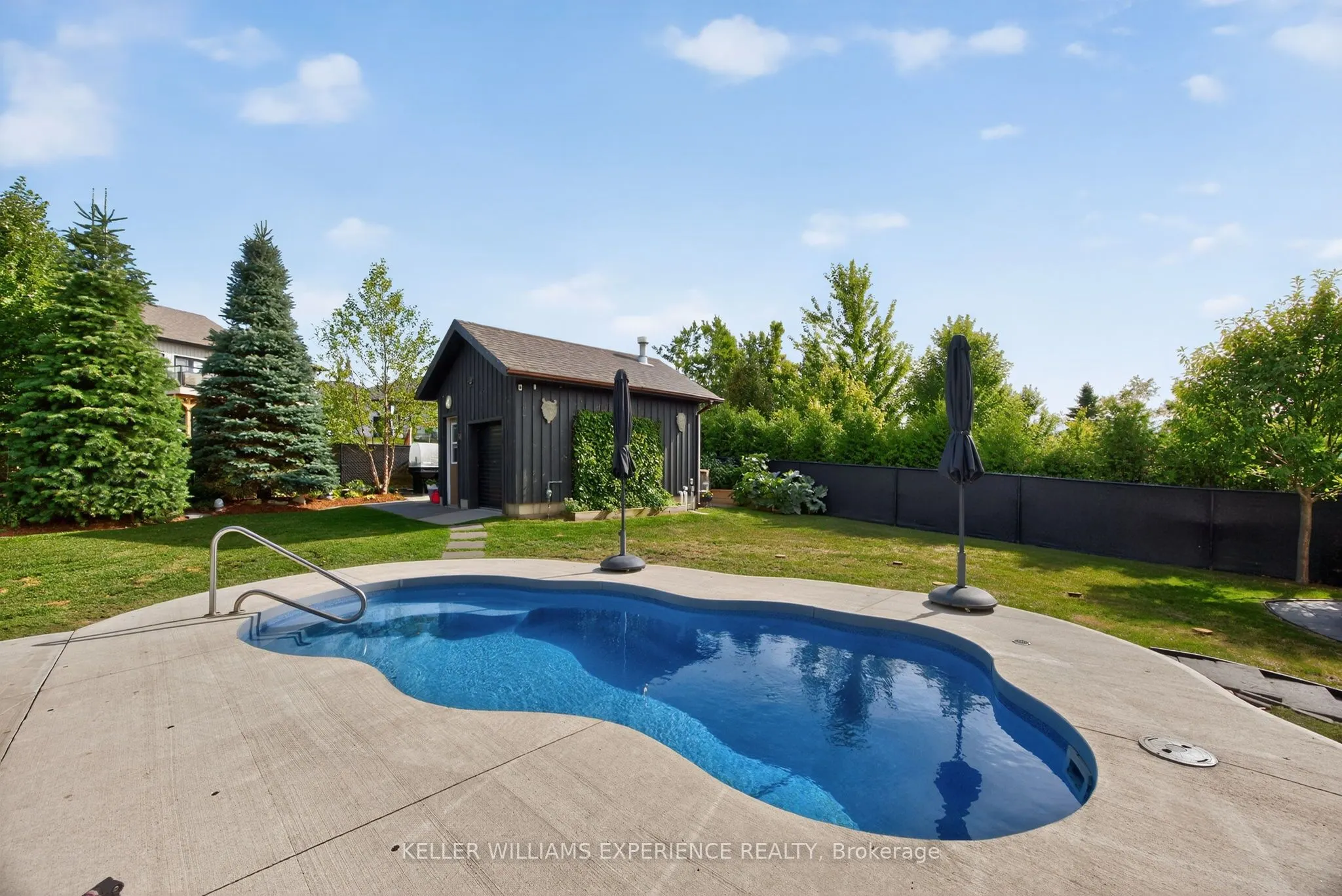 1435 15 16th Side Road E