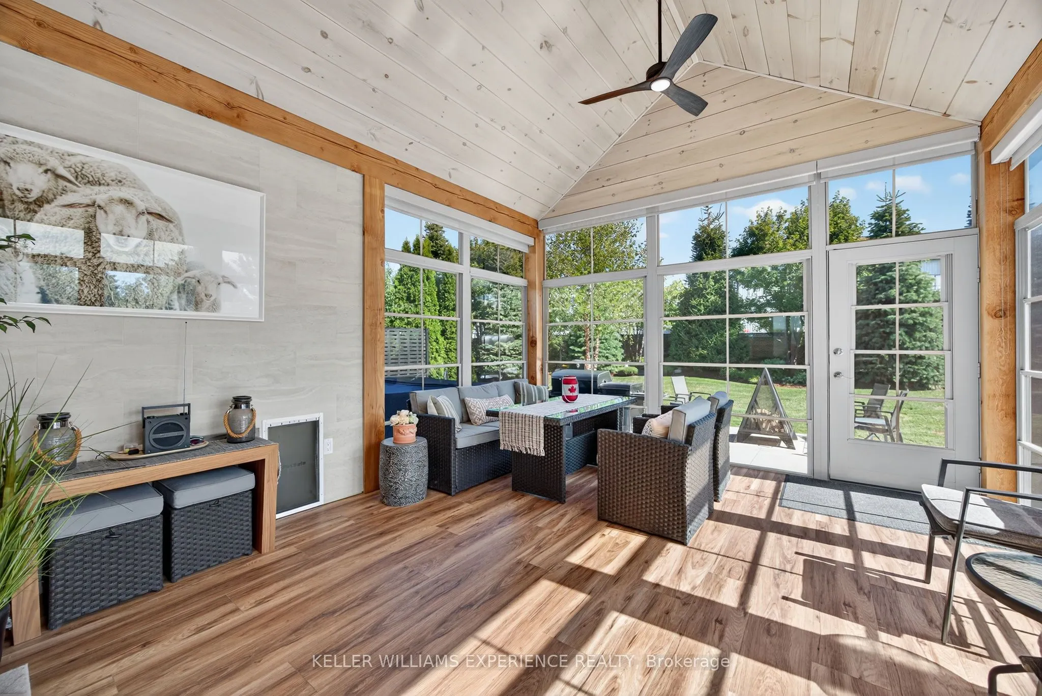 1435 15 16th Side Road E