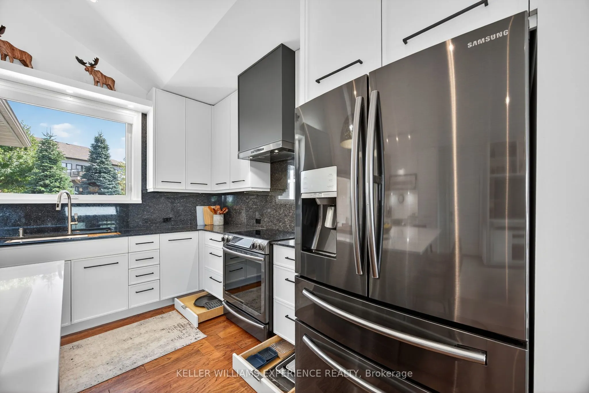 1435 15 16th Side Road E