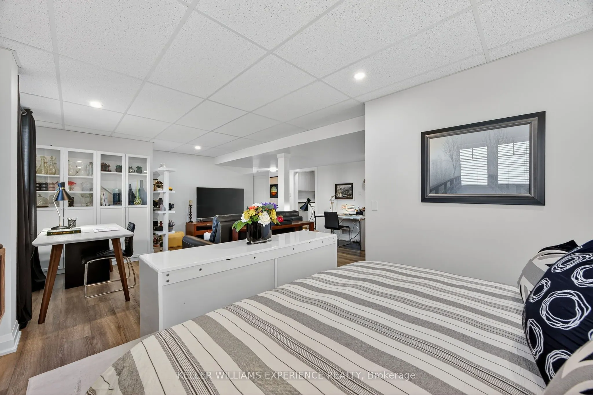 1435 15 16th Side Road E