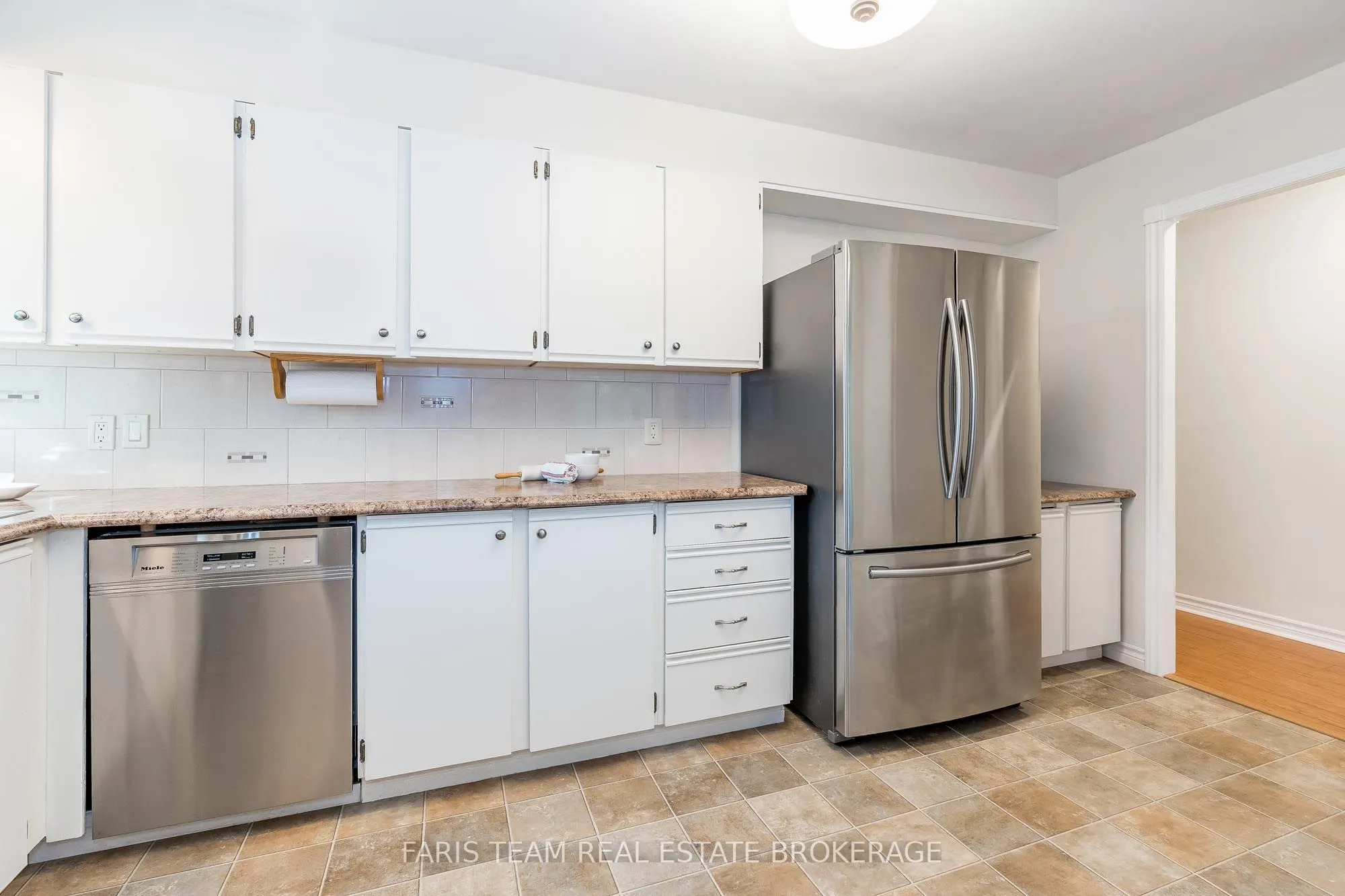 696 King Street, #48